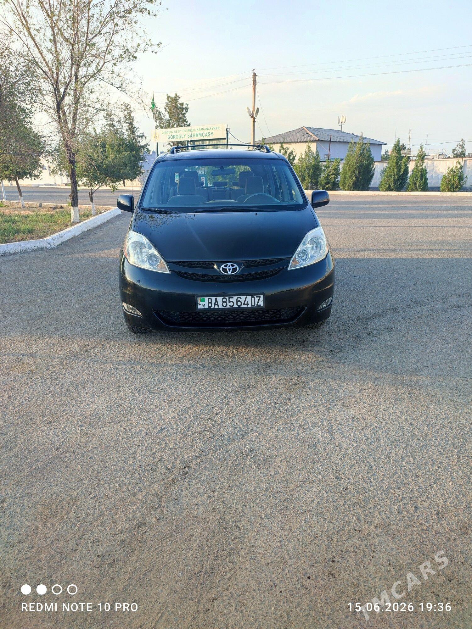 Toyota Sienna 2009 - 270 000 TMT - Гороглы (Тагта) - img 1