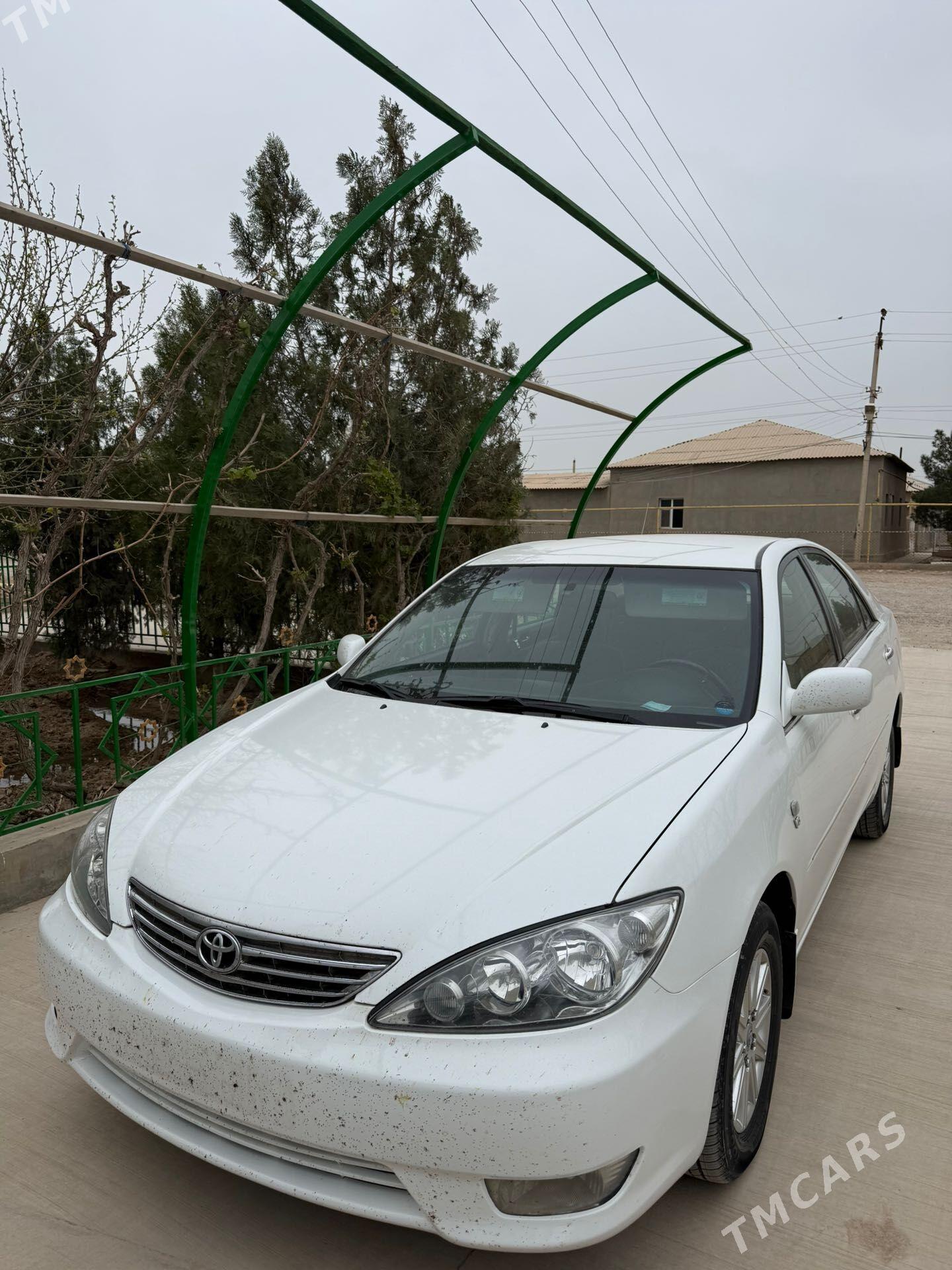 Toyota Camry 2002 - 200 000 TMT - Теджен - img 1