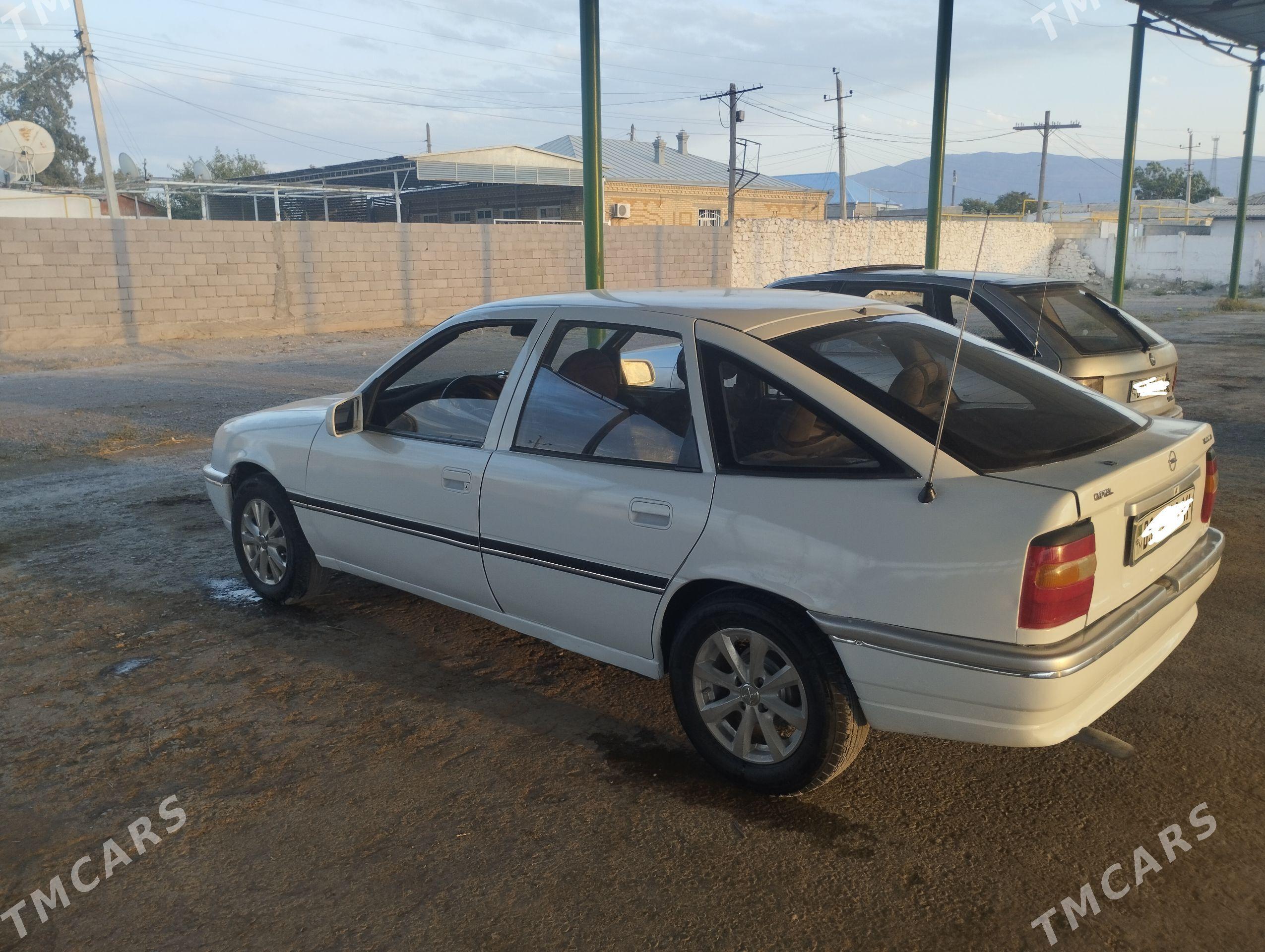 Opel Vectra 1991 - 32 000 TMT - Бахарден - img 1