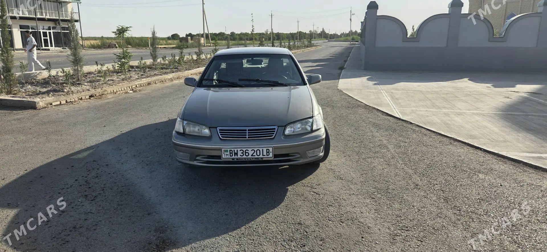 Toyota Camry 1997 - 150 000 TMT - Чарджоу - img 1