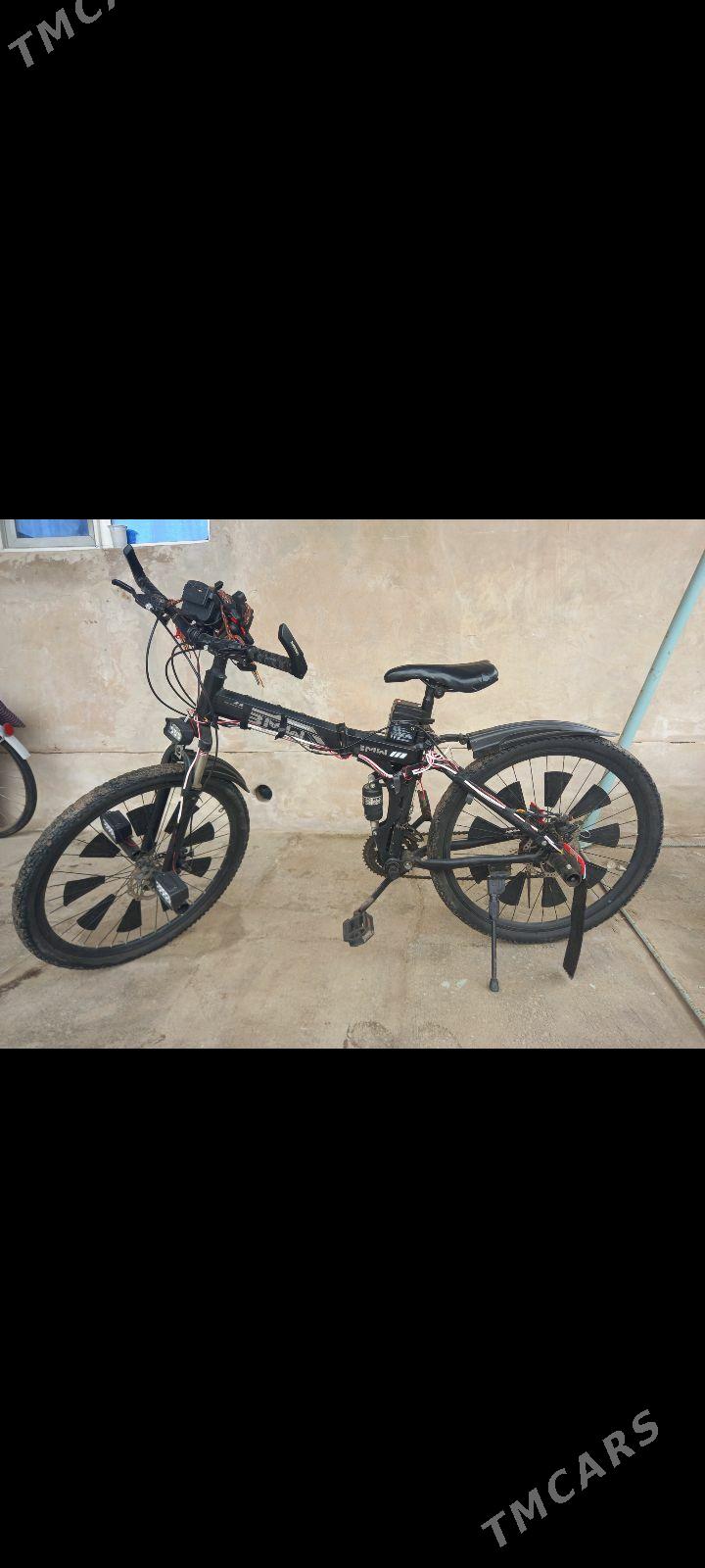 BMW amsisatyrly - Дашогуз - img 1
