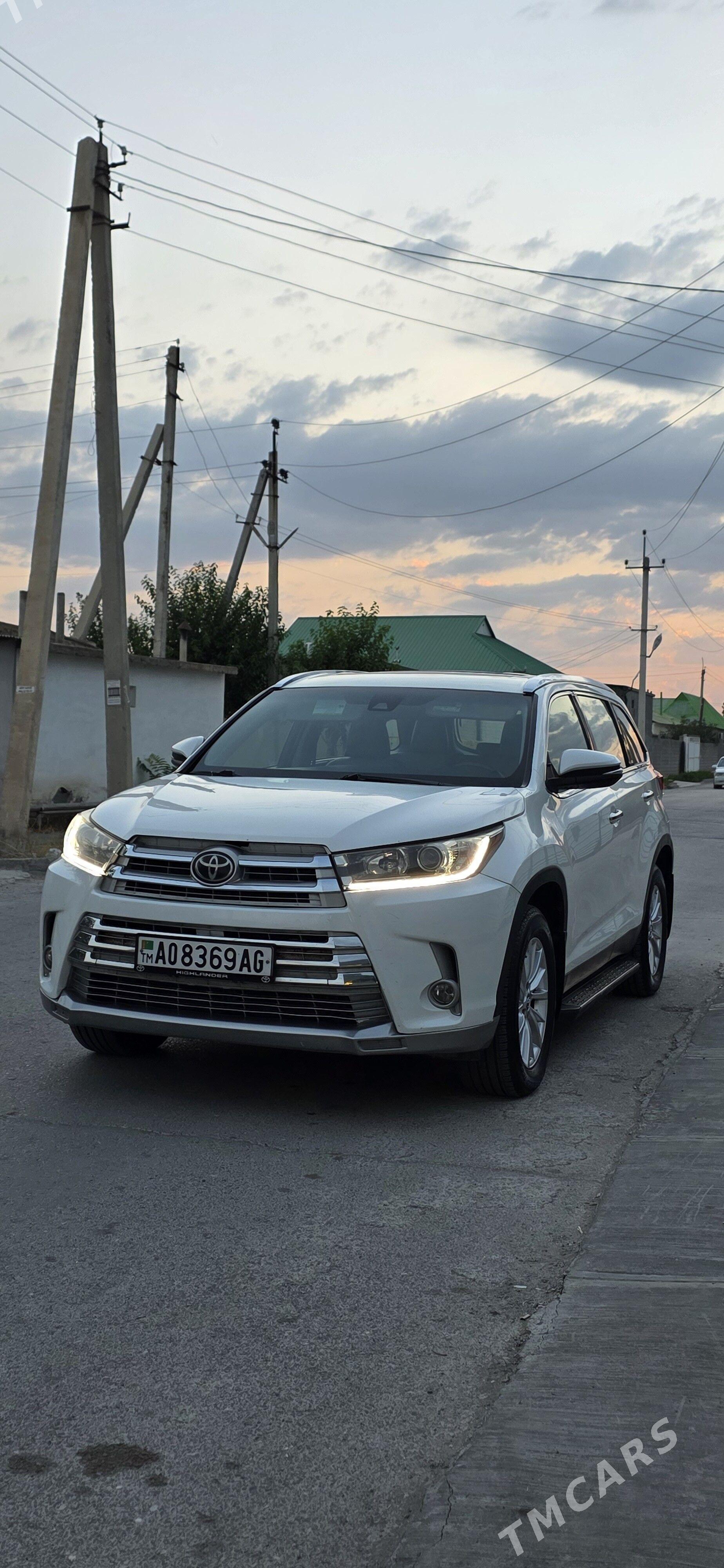Toyota Highlander 2018 - 395 000 TMT - Büzmeýin - img 1