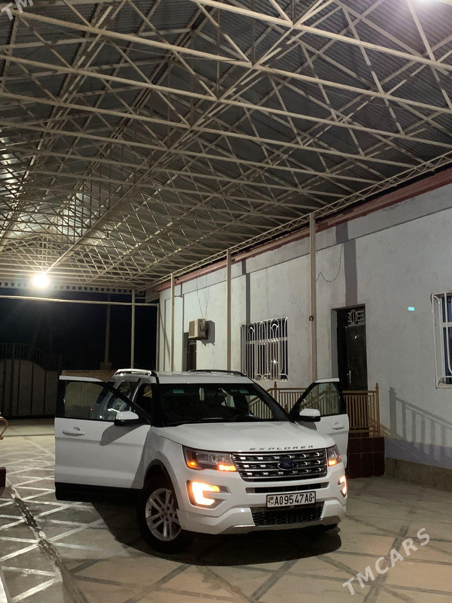 Ford Explorer 2015 - 290 000 TMT - Aşgabat - img 1