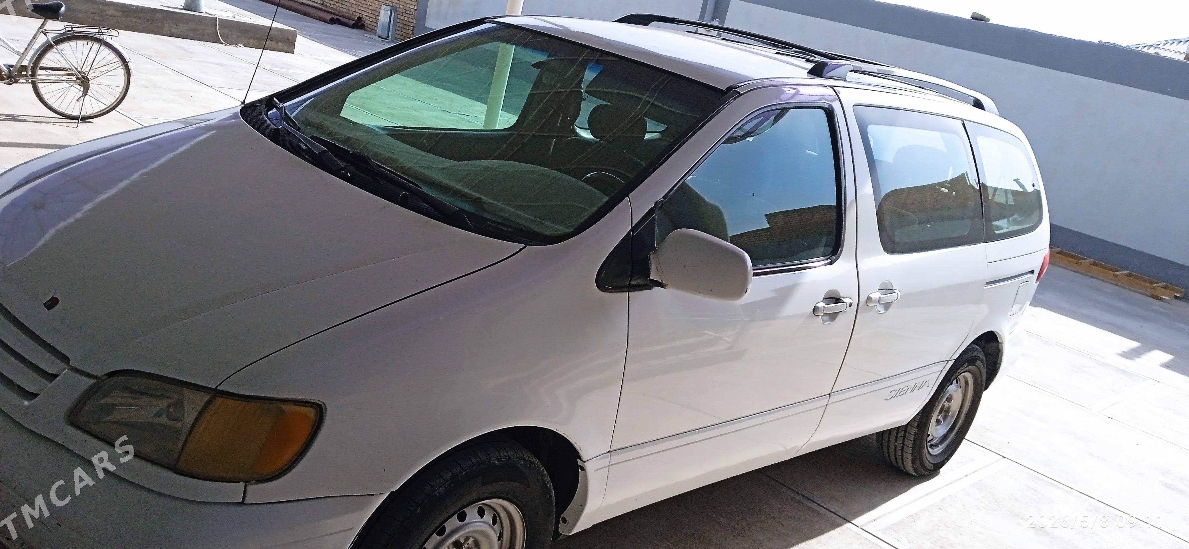 Toyota Sienna 2002 - 170 000 TMT - Kaka - img 1