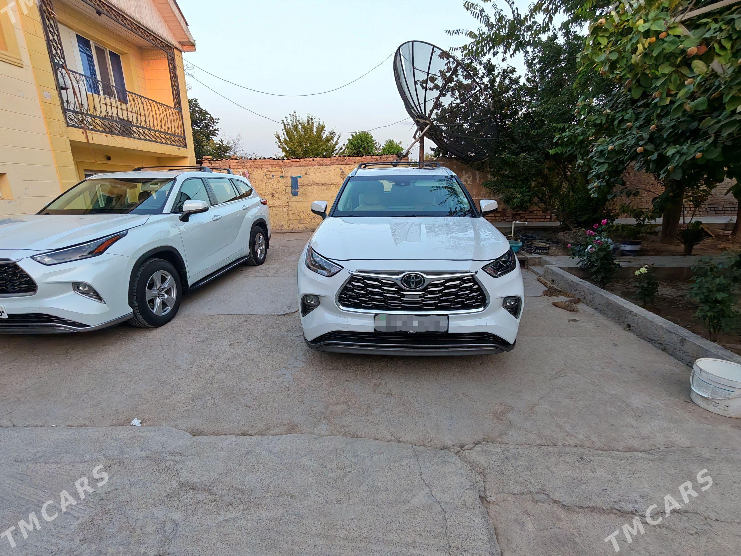 Toyota Highlander 2022 - 526 500 TMT - Ашхабад - img 1