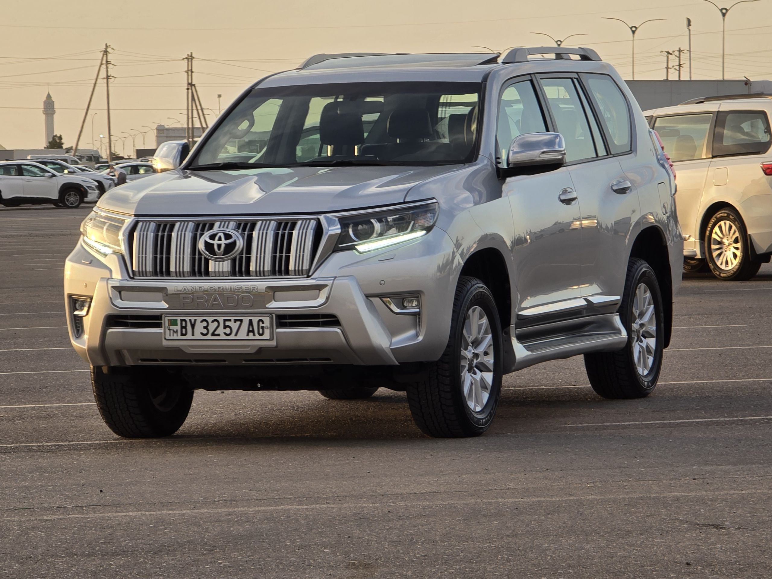 Toyota Land Cruiser Prado 2018 - 875 000 TMT - "Altyn Asyr" Gündogar bazary (Jygyllyk) - img 1