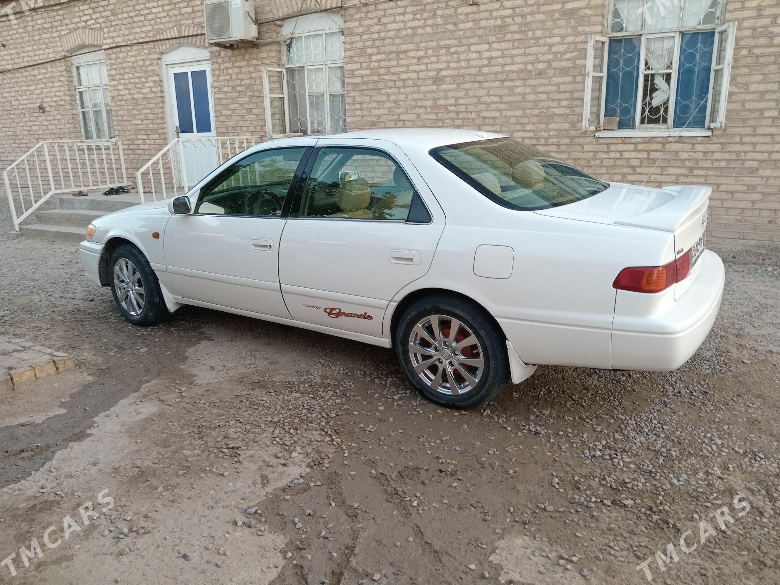 Toyota Camry 1997 - 140 000 TMT - Сакарчага - img 1