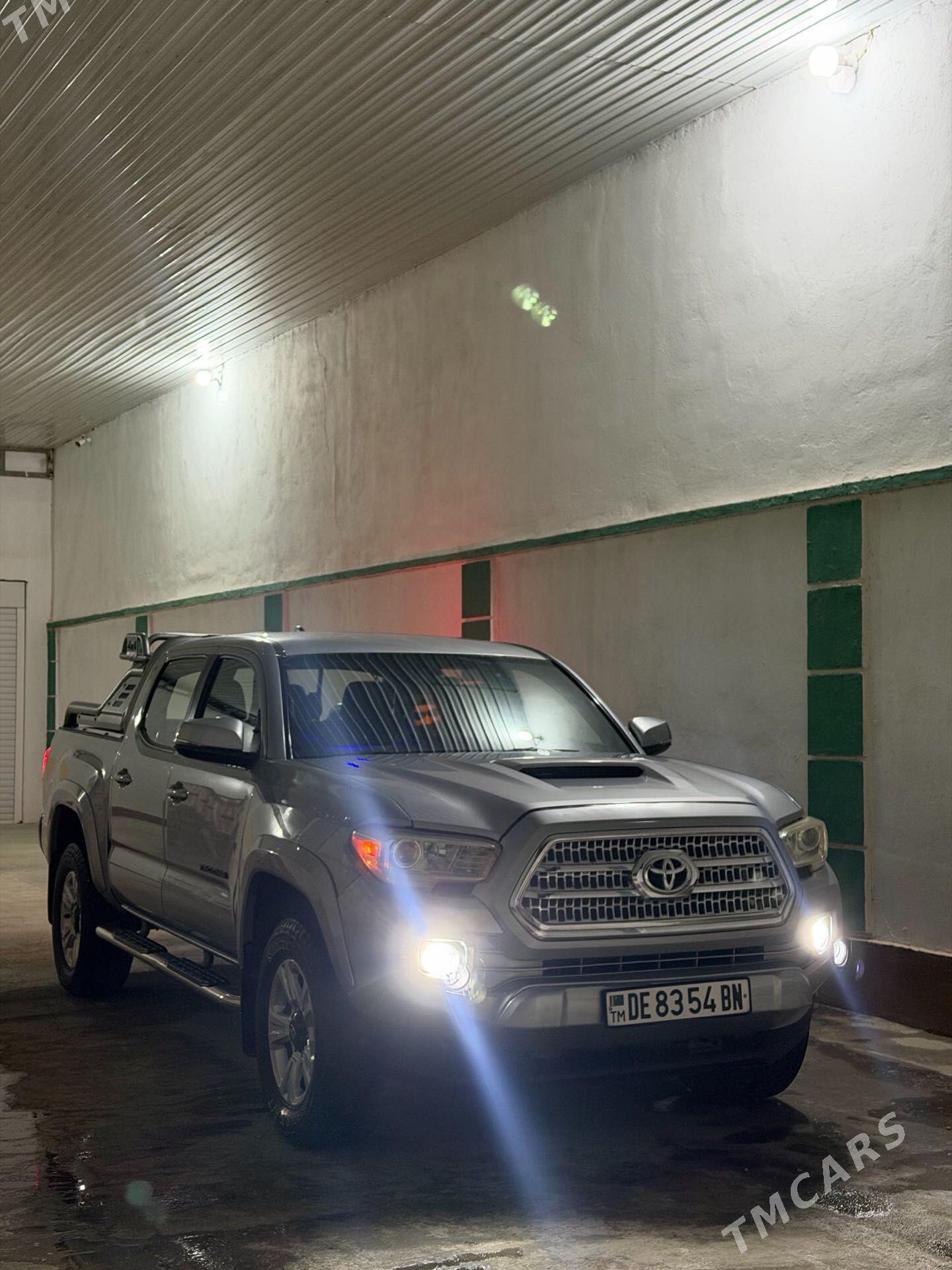 Toyota Tacoma 2017 - 440 000 TMT - Балканабат - img 1