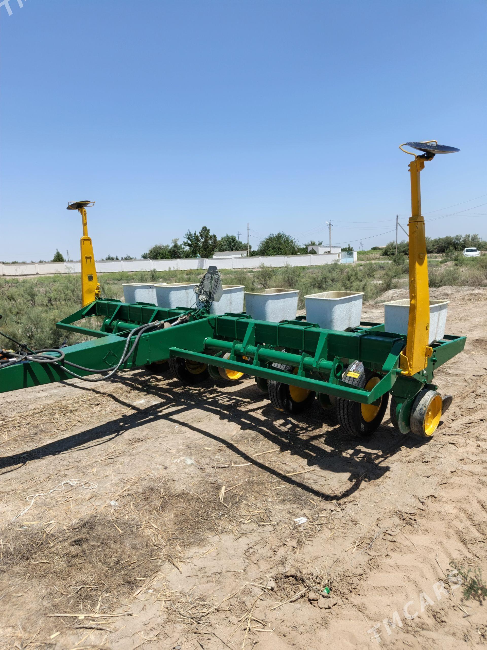 MTZ 82 2013 - 75 000 TMT - Änew - img 1