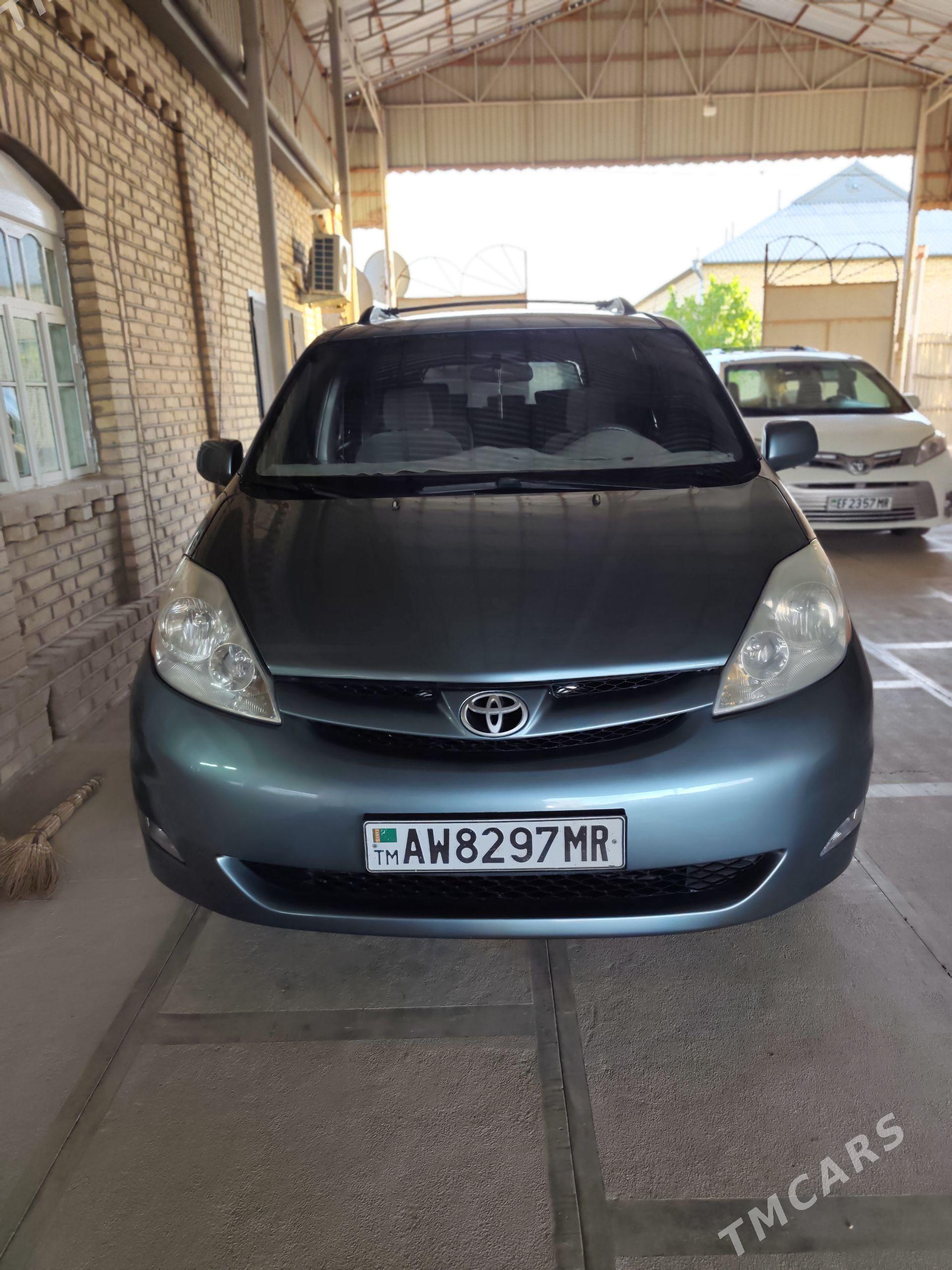 Toyota Sienna 2005 - 260 000 TMT - Mary - img 1