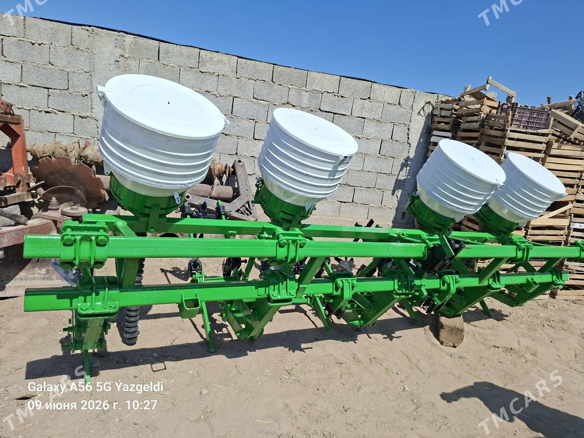 MTZ 82 2015 - 28 000 TMT - Änew - img 1