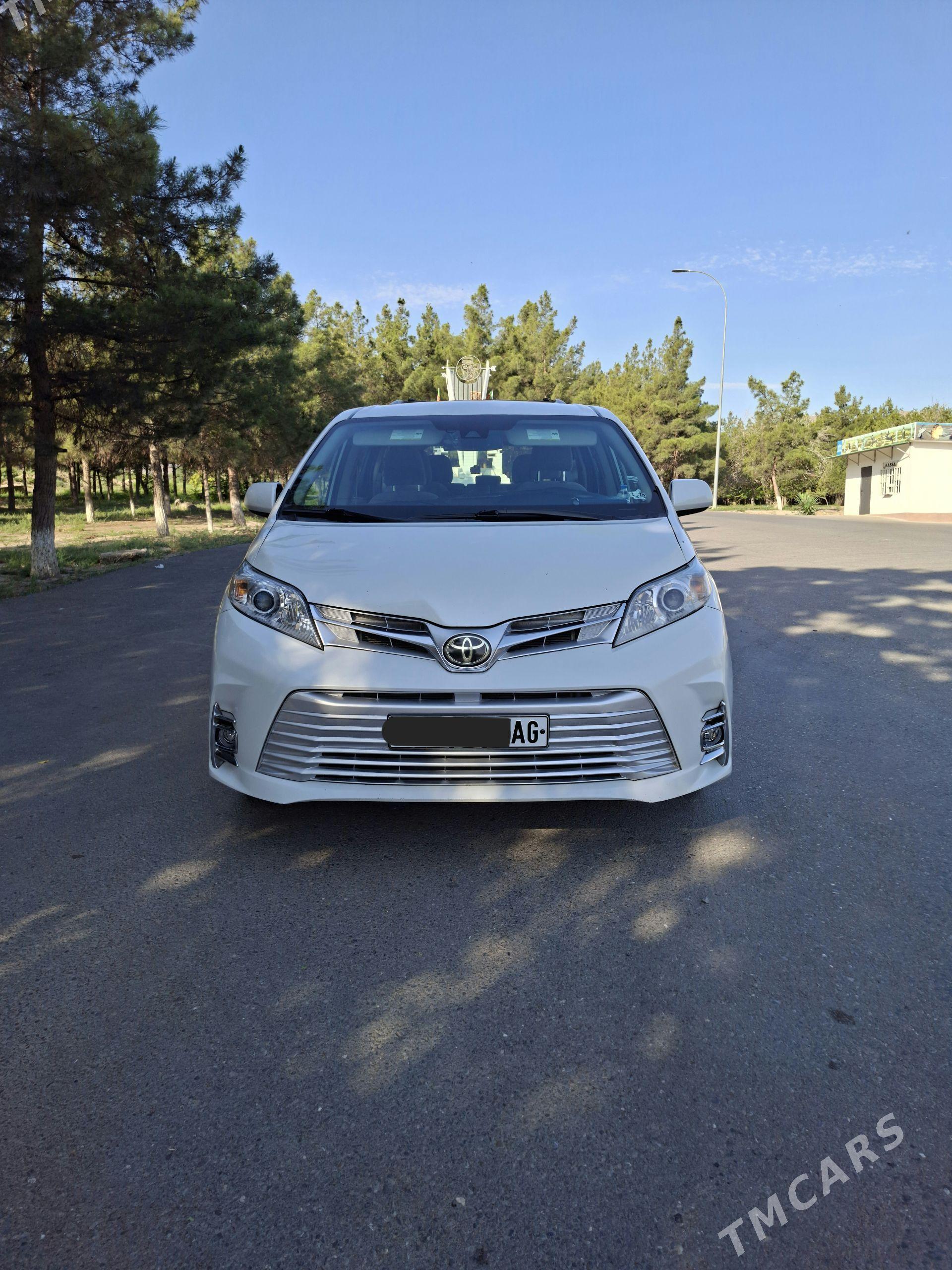 Toyota Sienna 2020 - 445 000 TMT - Ашхабад - img 1