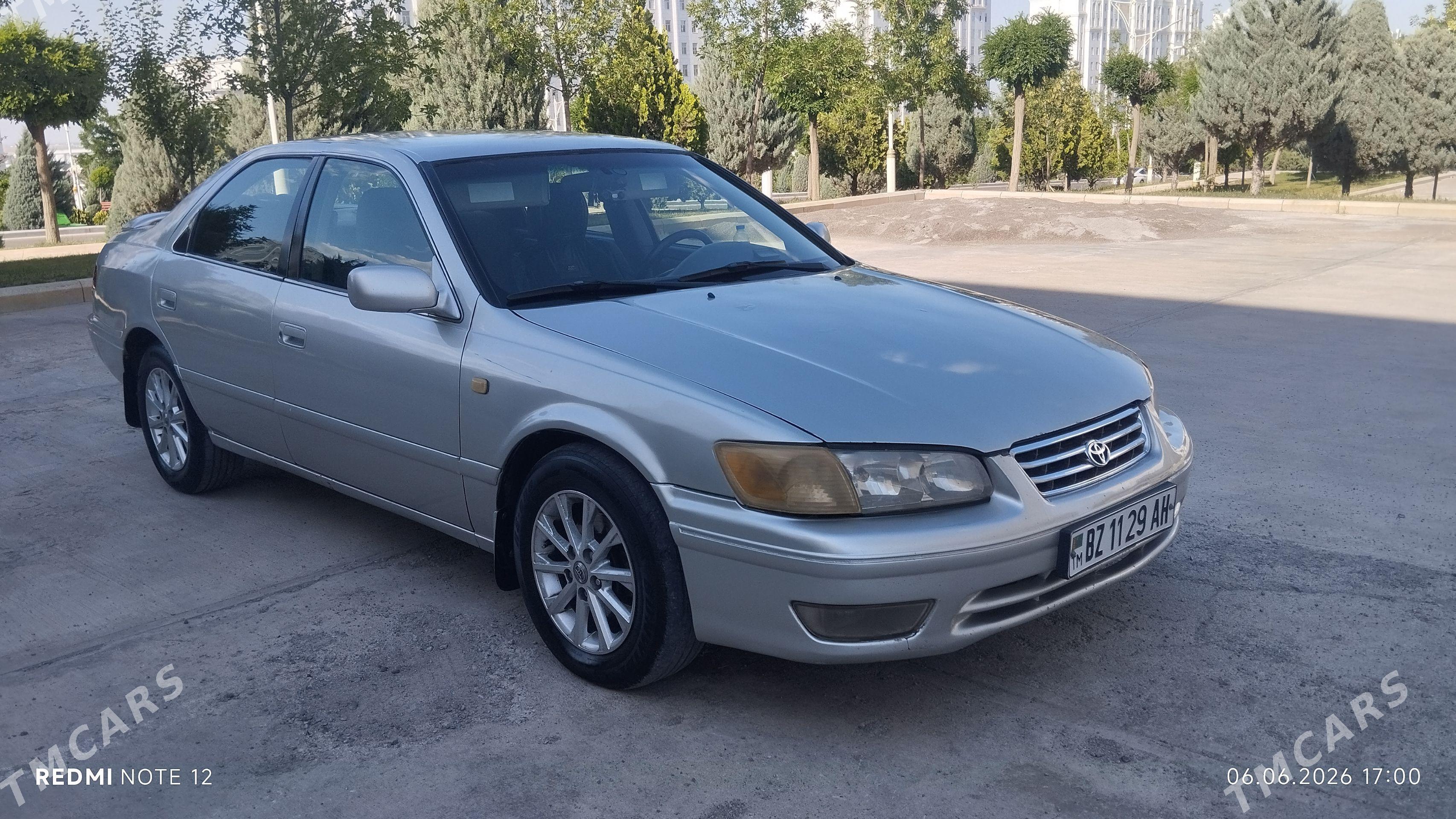 Toyota Camry 2001 - 137 000 TMT - Теджен - img 1