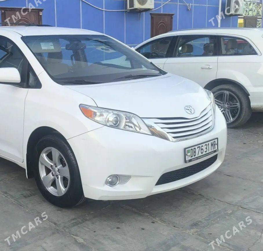 Toyota Sienna 2015 - 400 000 TMT - Ёлётен - img 1