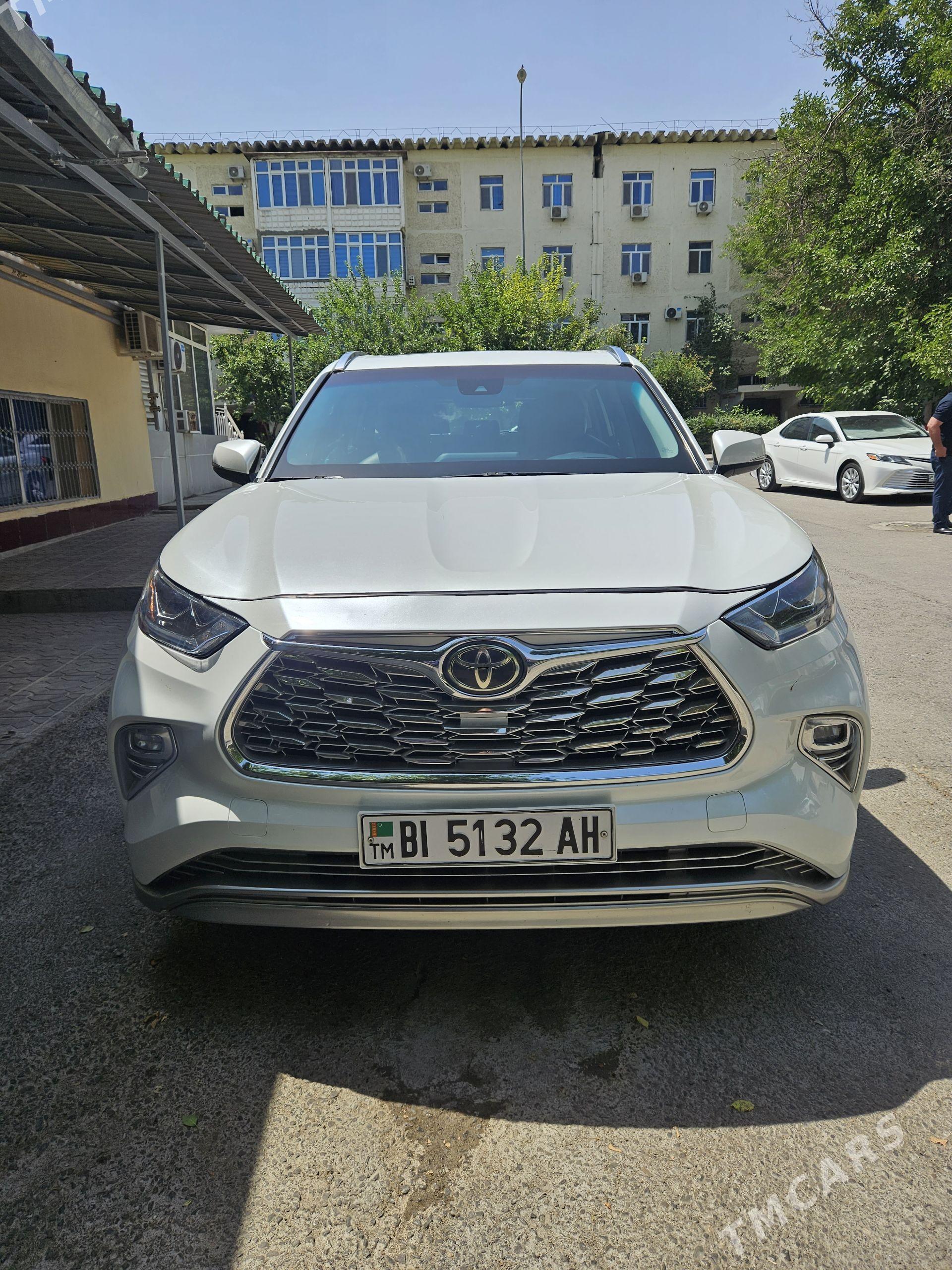 Toyota Highlander 2021 - 555 000 TMT - Гёкдепе - img 1