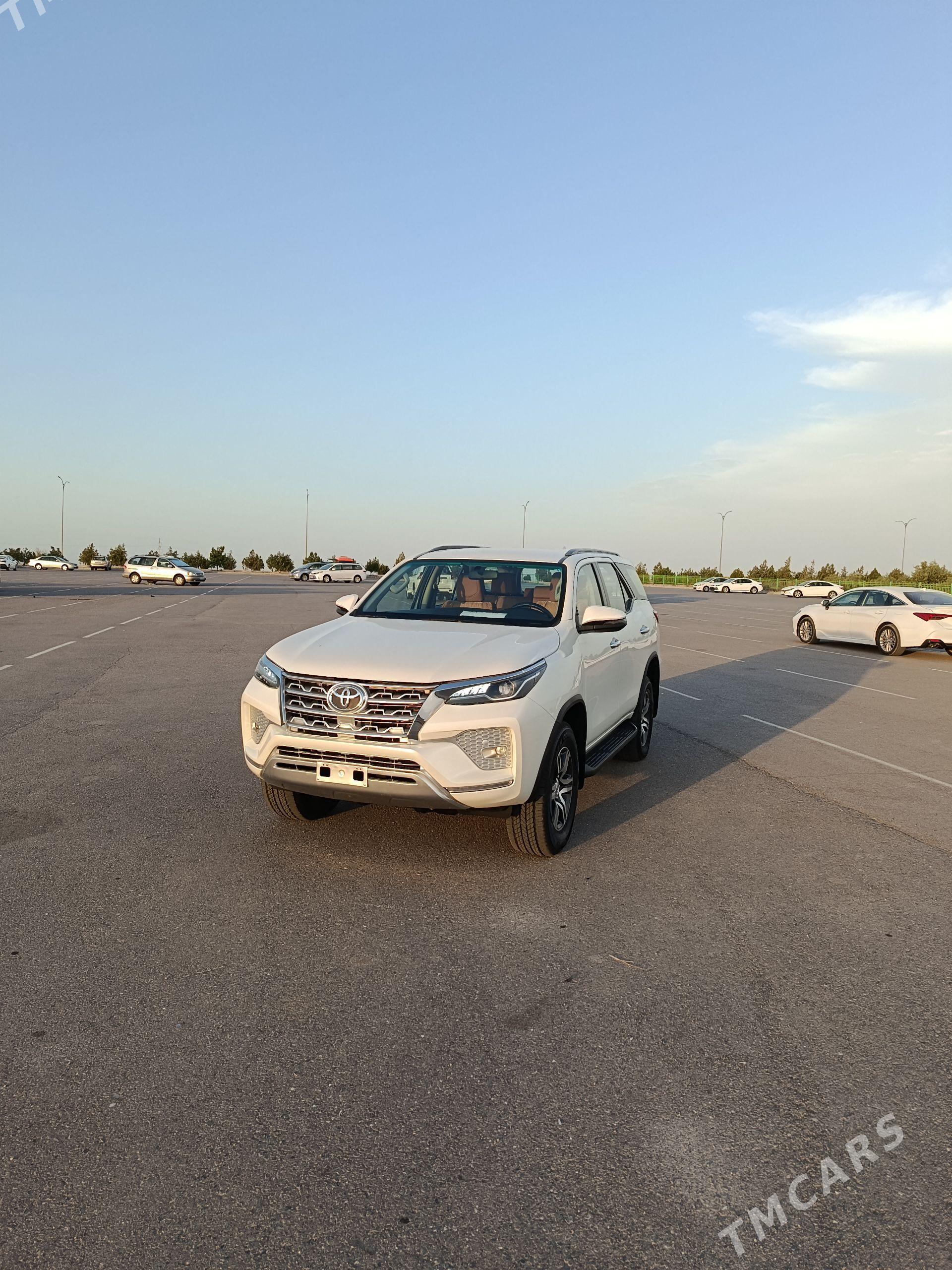 Toyota Fortuner 2021 - 565 000 TMT - "Altyn Asyr" Gündogar bazary (Jygyllyk) - img 1