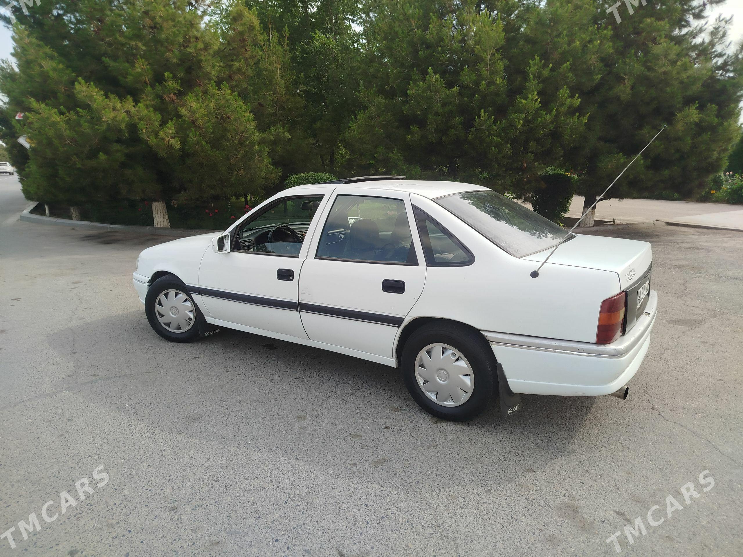 Opel Vectra 1993 - 35 000 TMT - Сейди - img 1
