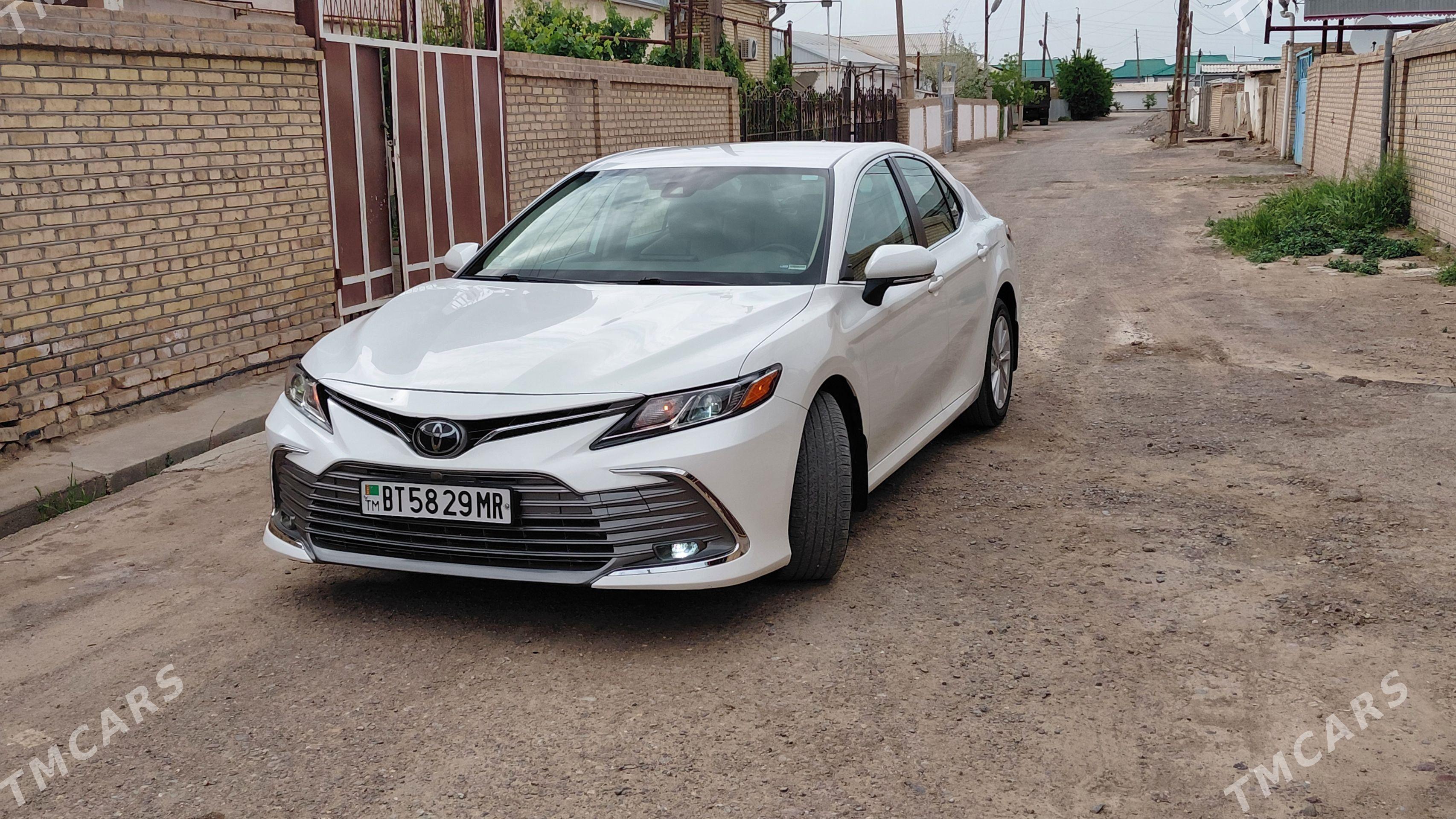Toyota Camry 2022 - 340 000 TMT - Ýolöten - img 1