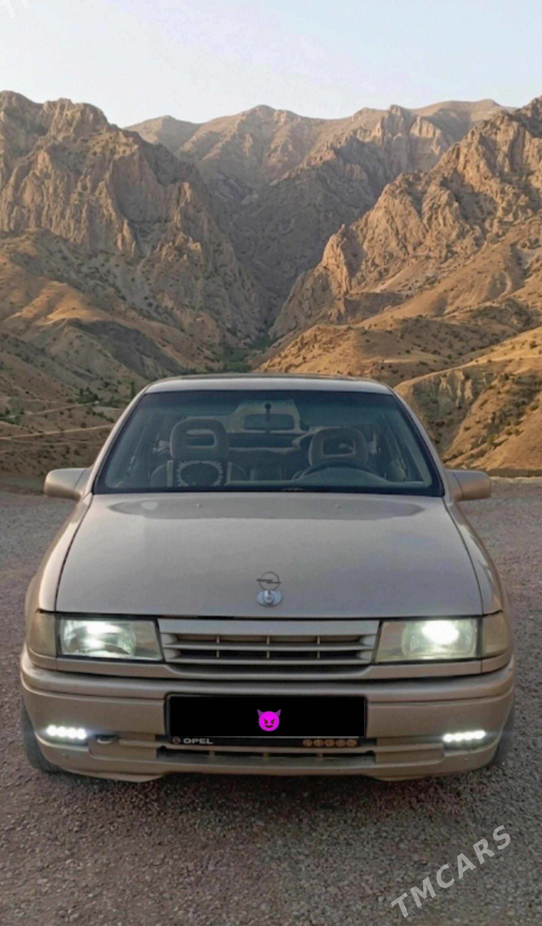 Opel Vectra 1990 - 28 000 TMT - Jebel - img 1