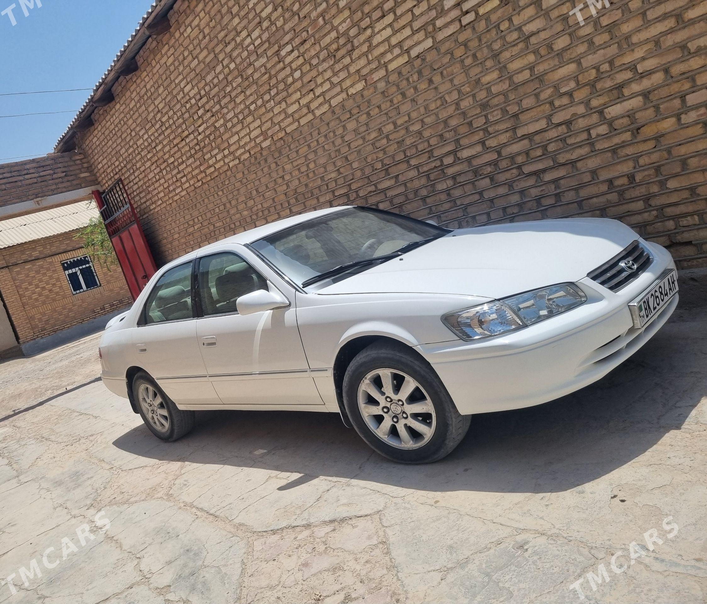 Toyota Camry 2000 - 153 000 TMT - Теджен - img 1