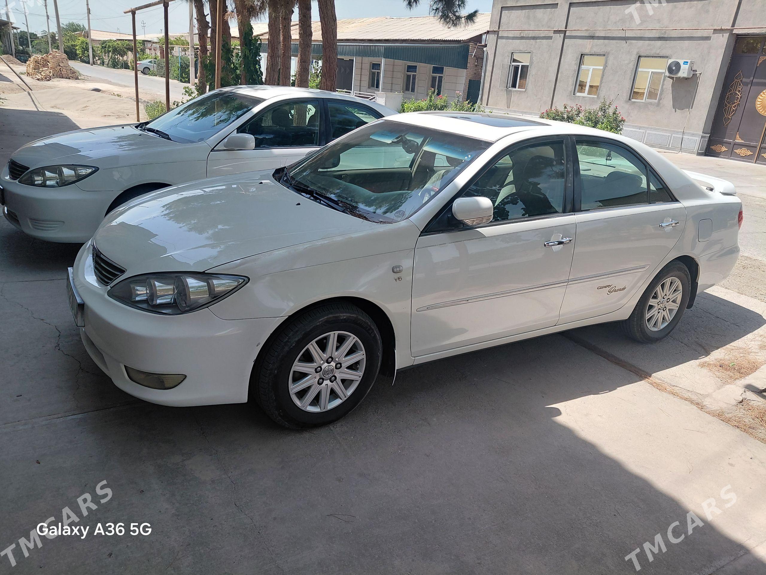 Toyota Camry 2003 - 210 000 TMT - Çärjew - img 1