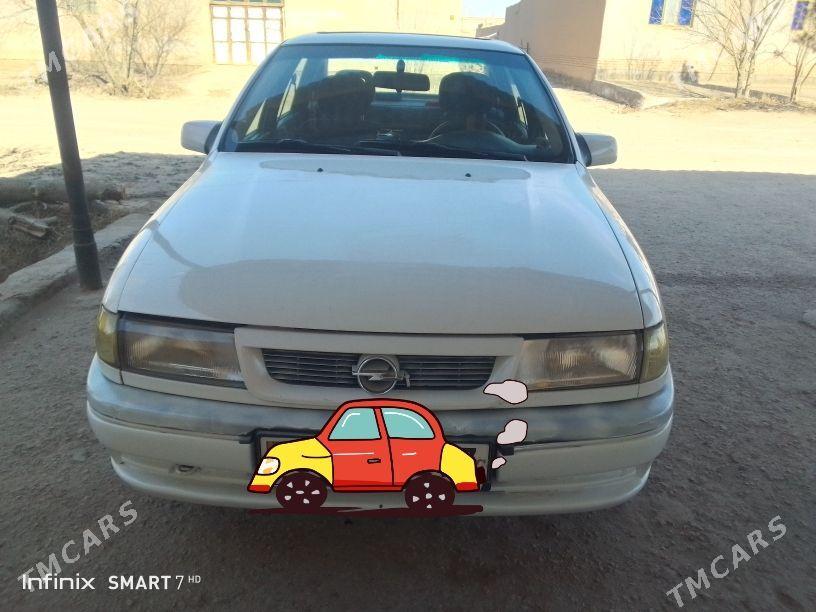 Opel Vectra 1994 - 52 000 TMT - Губадаг - img 1