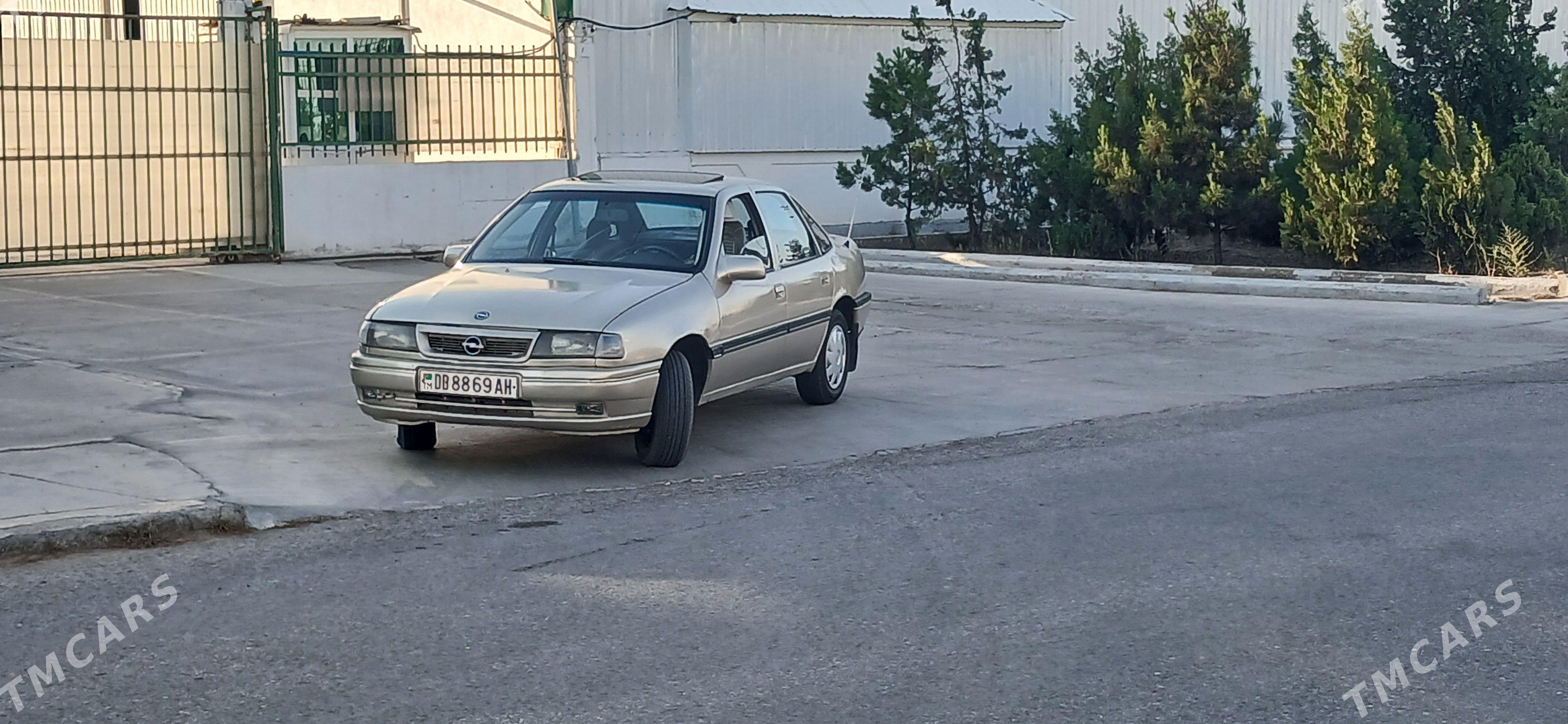 Opel Vectra 1993 - 38 000 TMT - Garadamak - img 1
