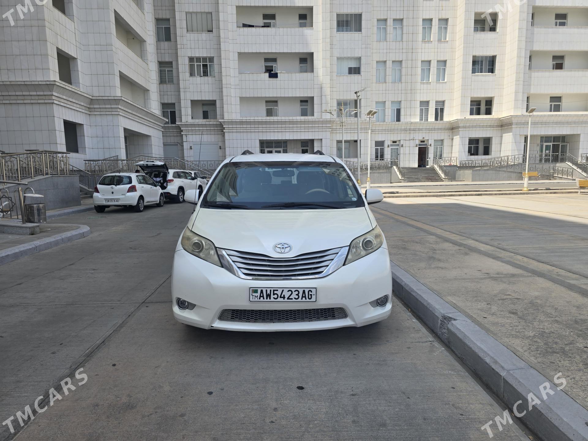 Toyota Sienna 2011 - 279 000 TMT - ул. Чехова - Элитки (А.Ниязов шаёлы) - img 1
