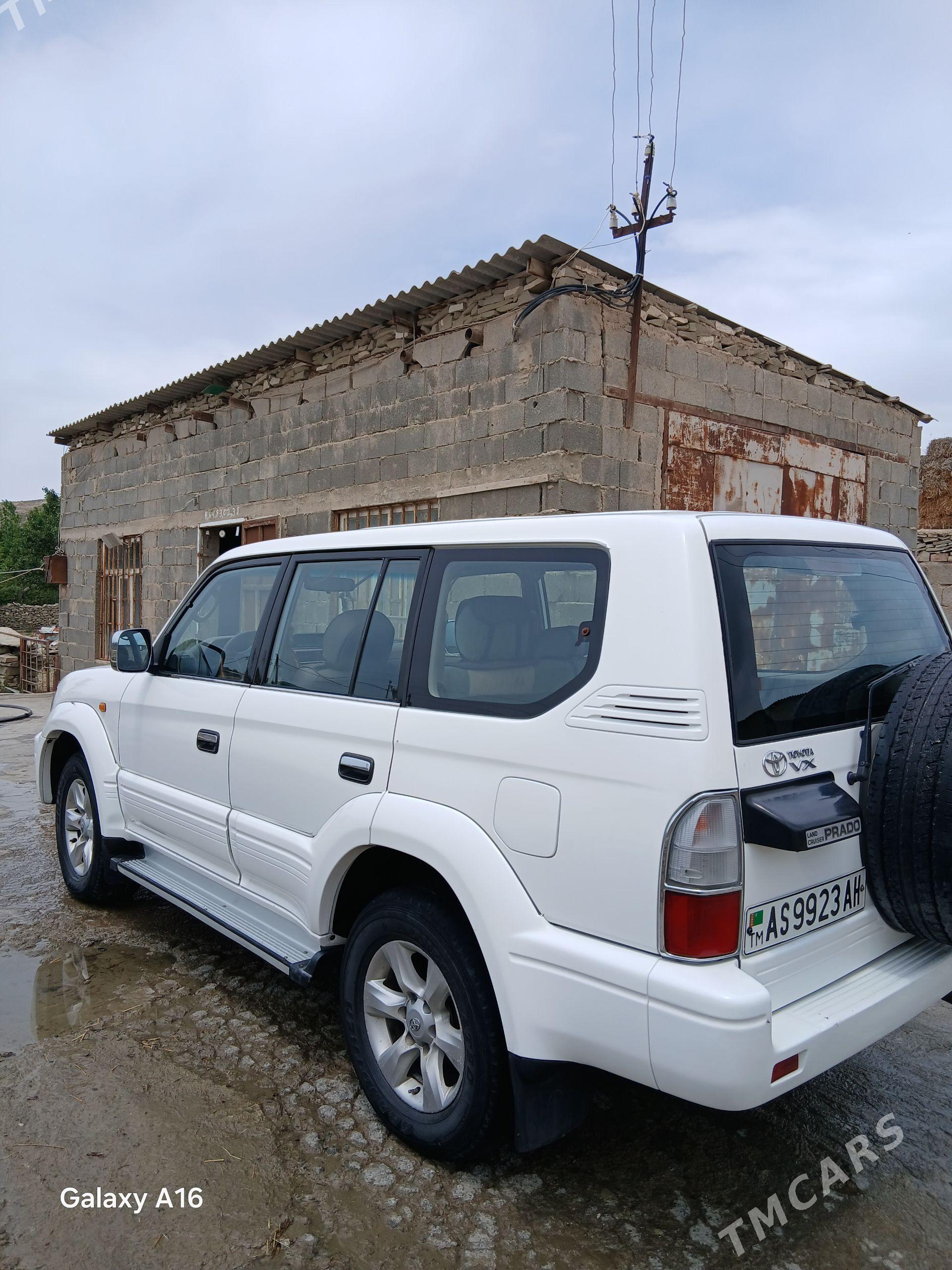 Toyota Land Cruiser Prado 2002 - 200 000 TMT - Бахарден - img 1