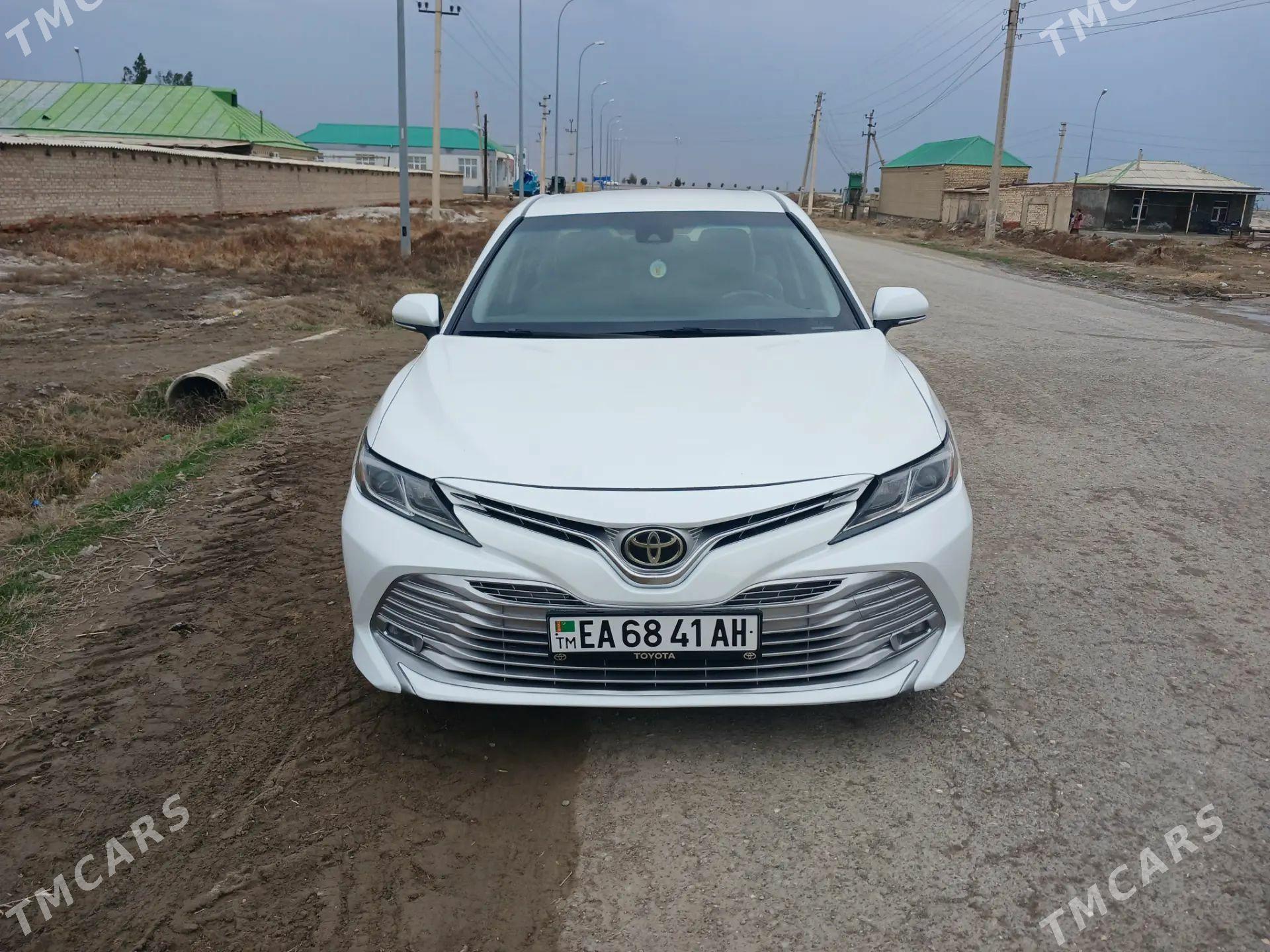 Toyota Camry 2018 - 270 000 TMT - Бахарден - img 1