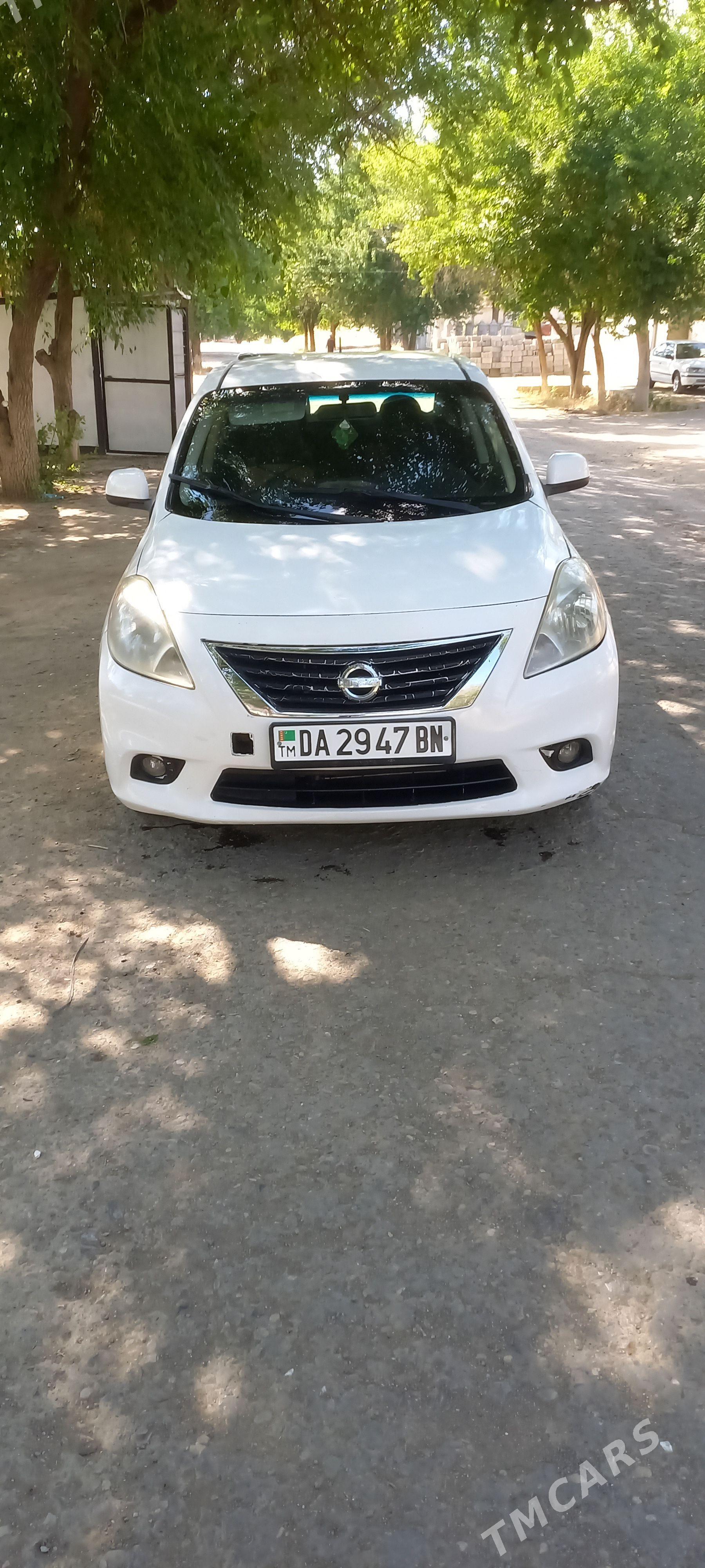 Nissan Versa 2011 - 90 000 TMT - Махтумкули - img 1