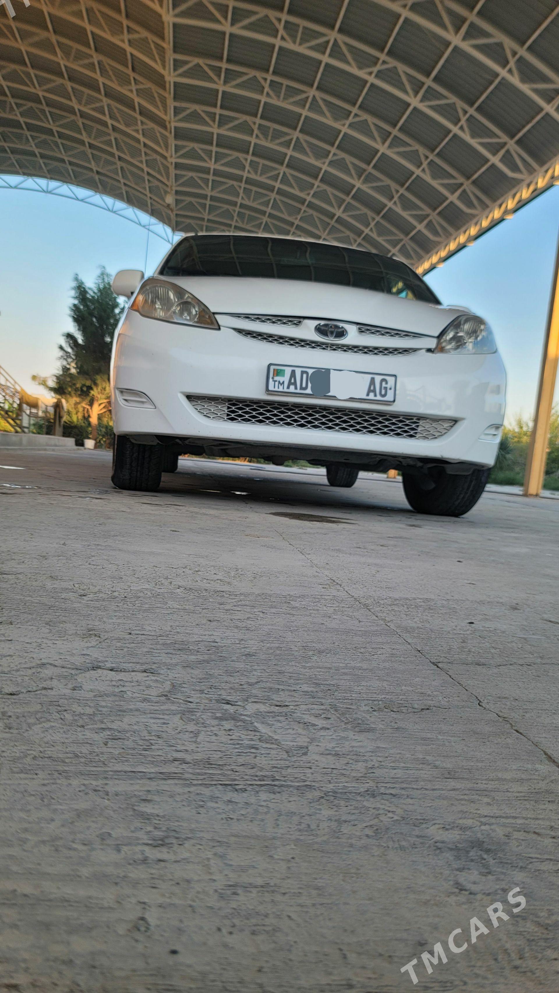 Toyota Sienna 2009 - 260 000 TMT - Ашхабад - img 1