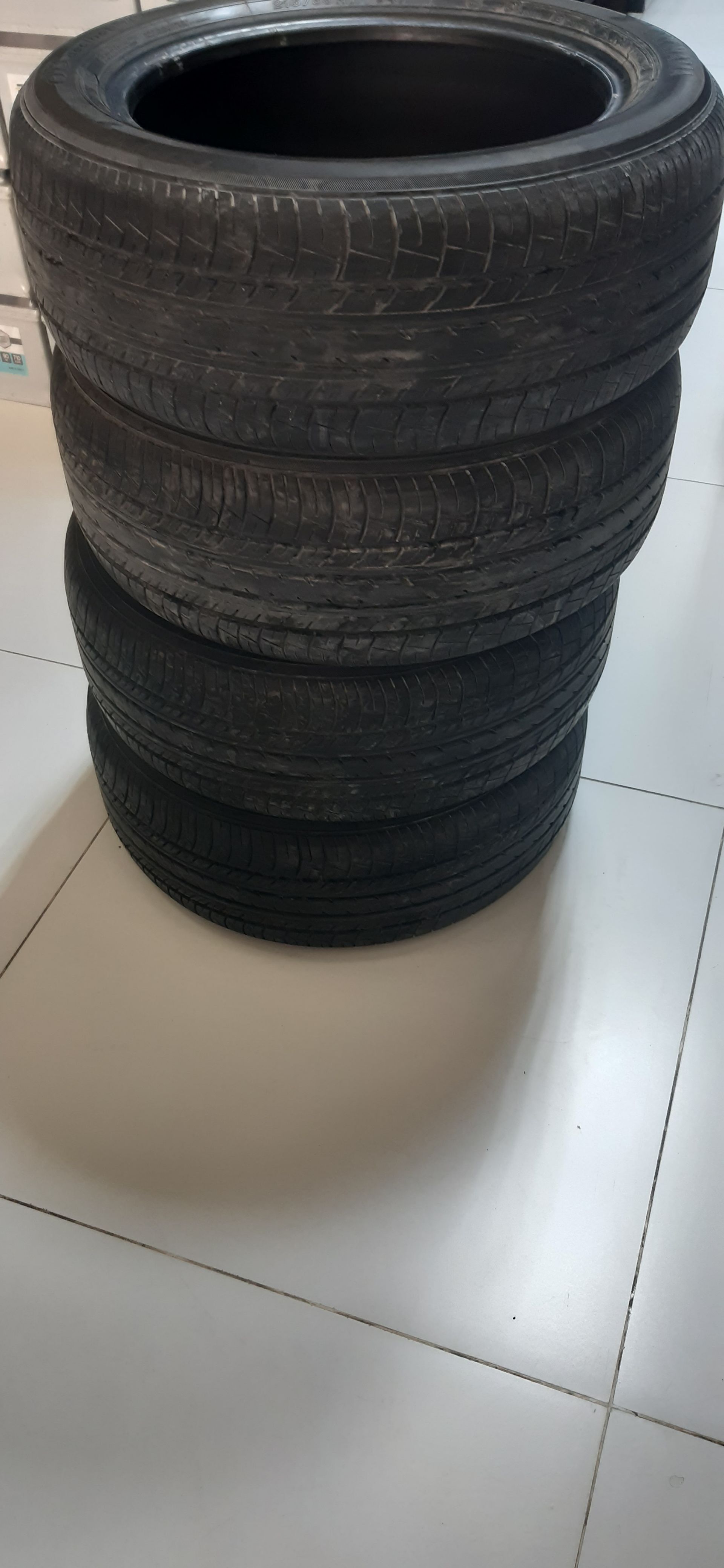 Teker 215/55R17 yokohama 1 250 TMT - G.Kuliýew köç. (Obýezdnoý) - img 1