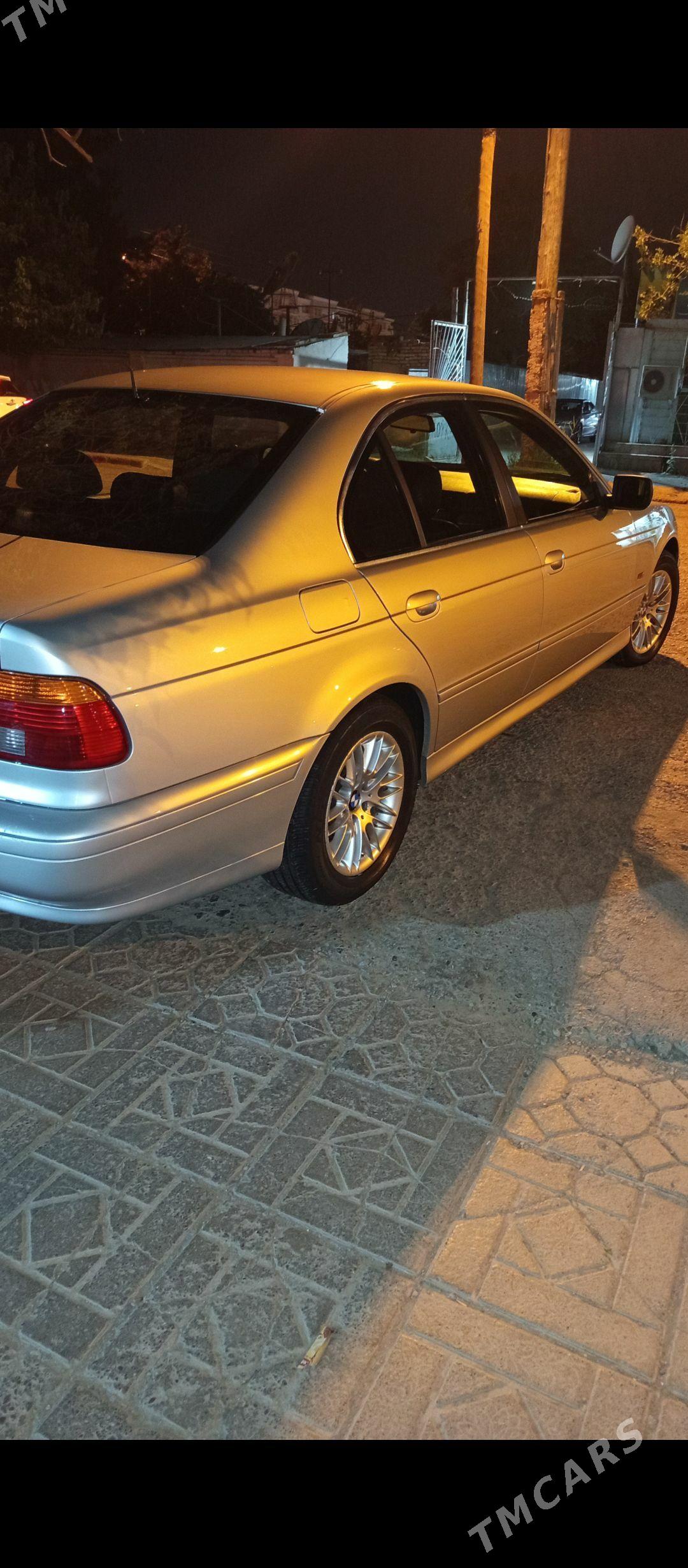 BMW E39 2001 - 194 000 TMT - Mary - img 1
