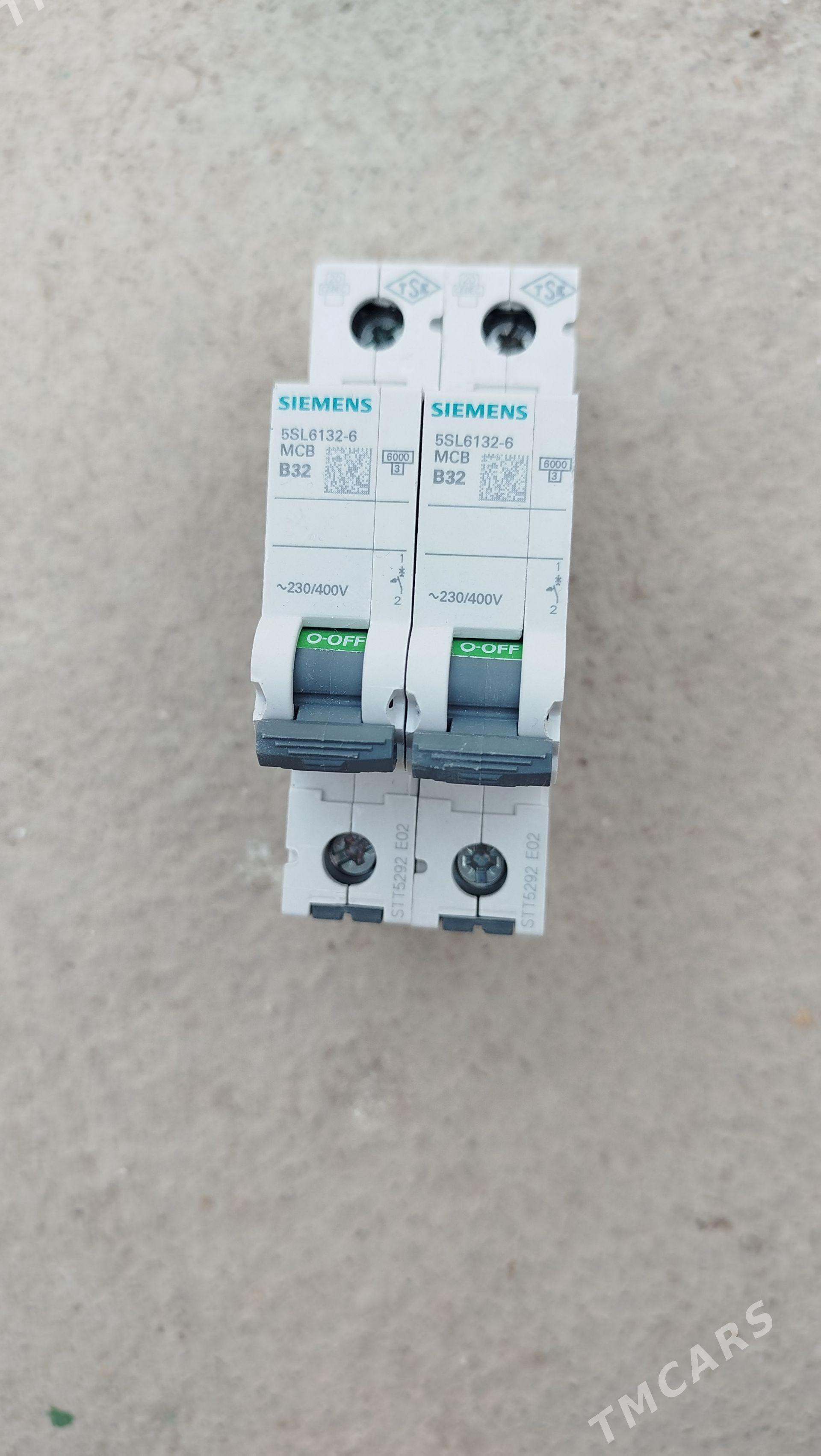 Siemens 32A awtomat - Балканабат - img 1