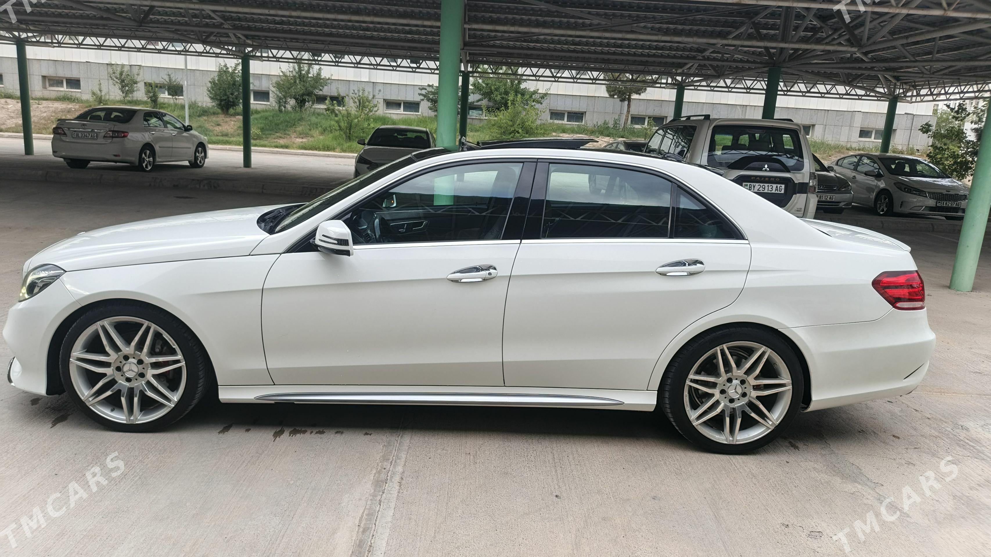 Mercedes-Benz E350 2014 - 600 000 TMT - Кëши - img 1
