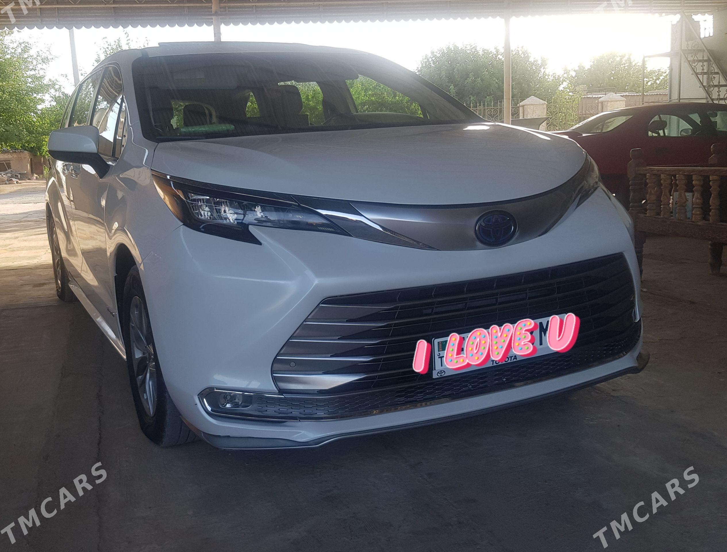 Toyota Sienna 2021 - 640 000 TMT - Мары - img 1