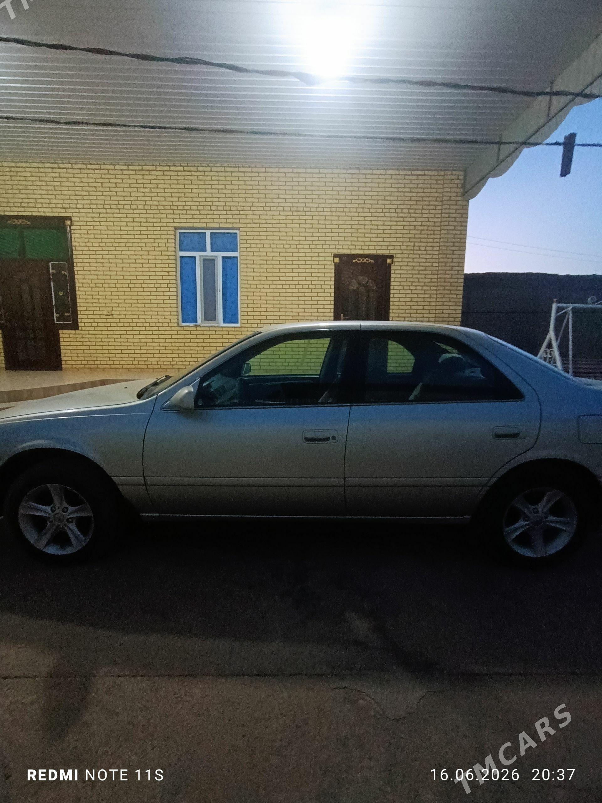 Toyota Camry 2001 - 190 000 TMT - Мары - img 1