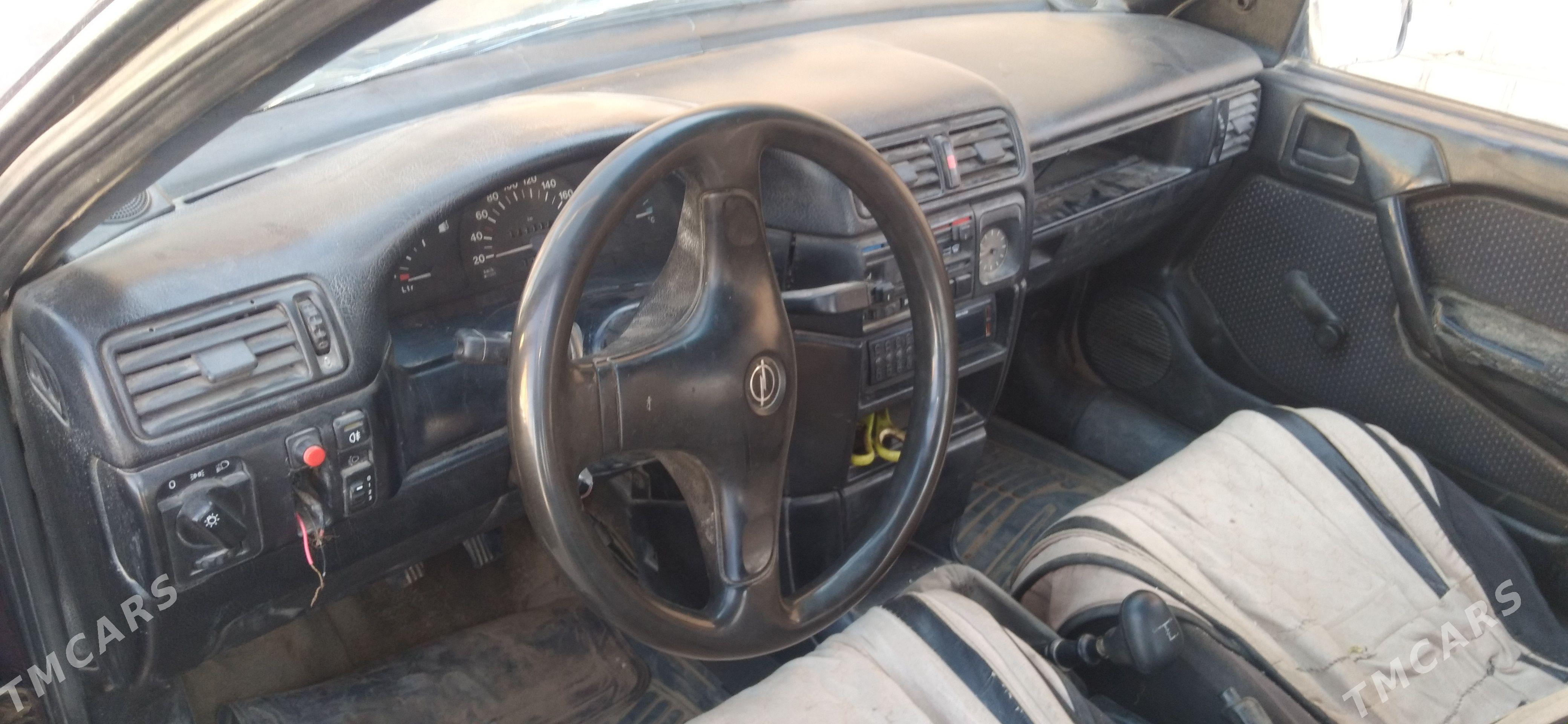 Opel Vectra 1992 - 23 000 TMT - Kerki - img 1