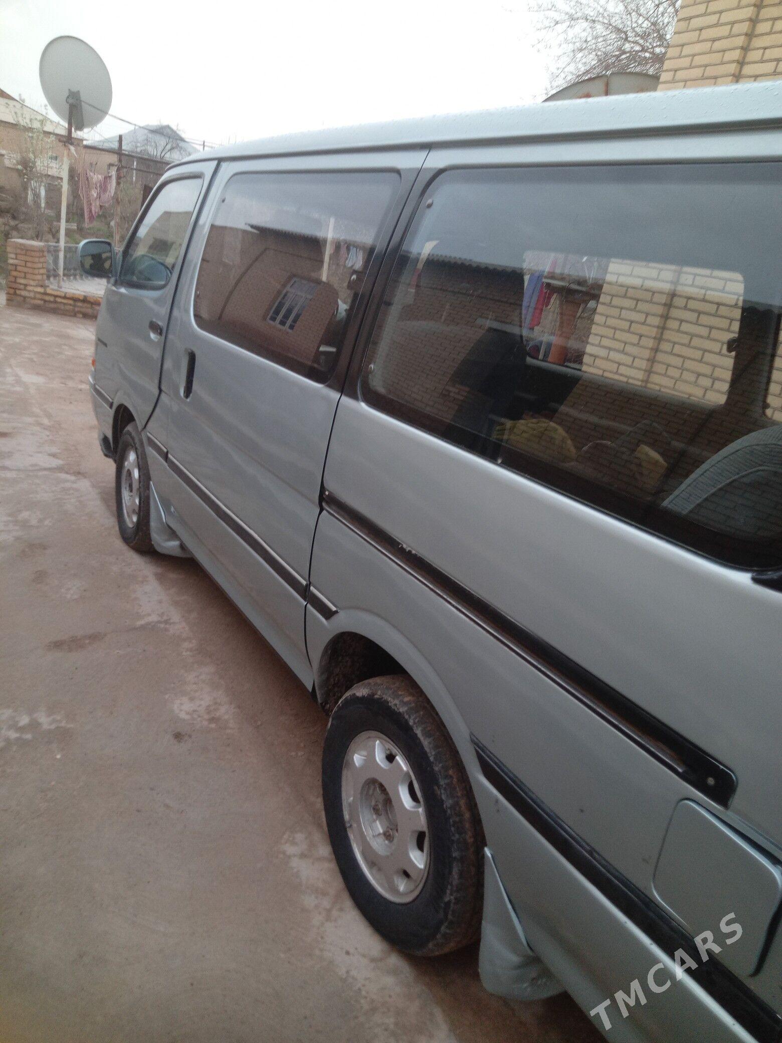 Toyota Hiace 1990 - 80 000 TMT - Sakarçäge - img 1