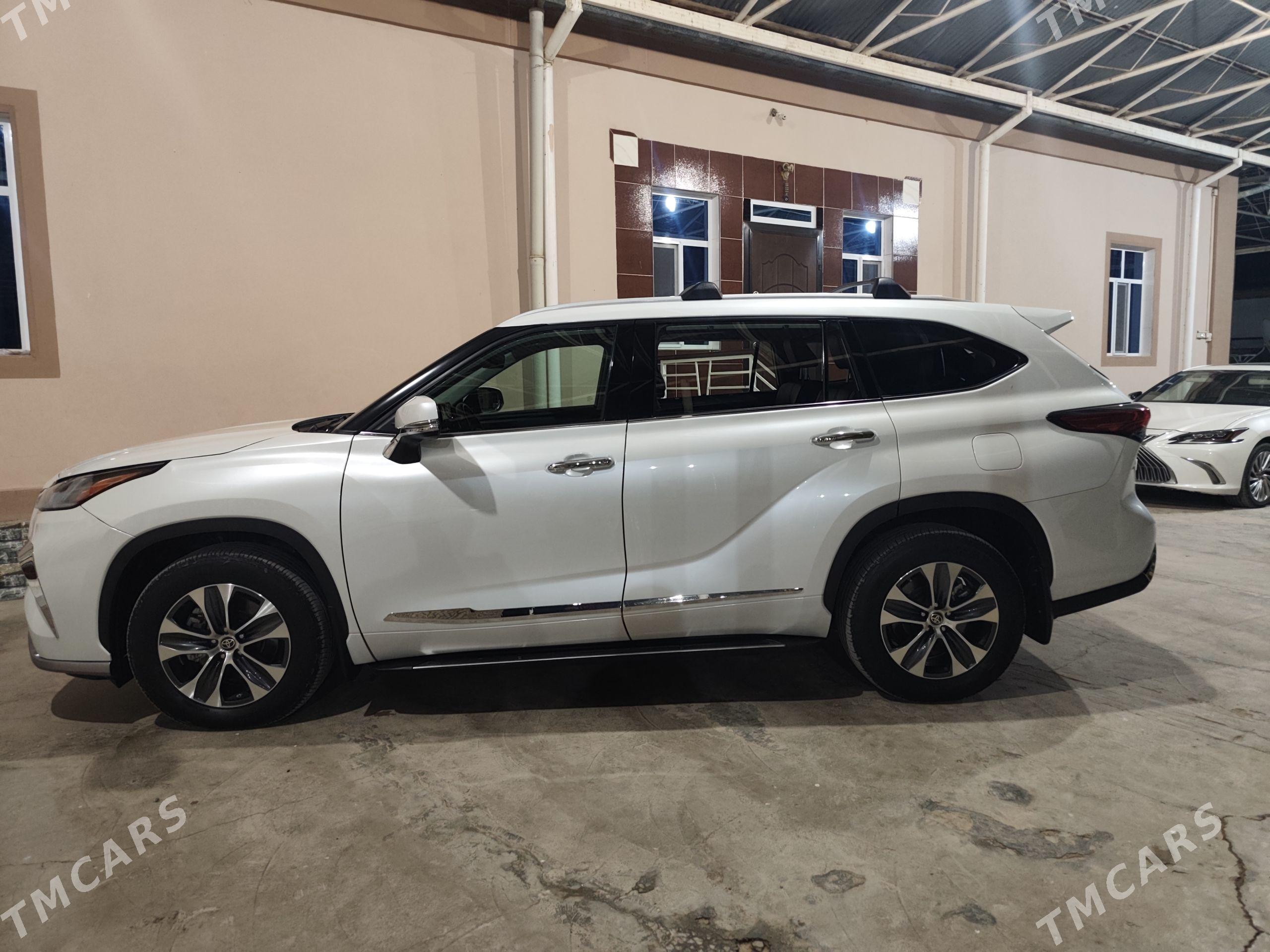 Toyota Highlander 2022 - 615 000 TMT - Байрамали - img 1