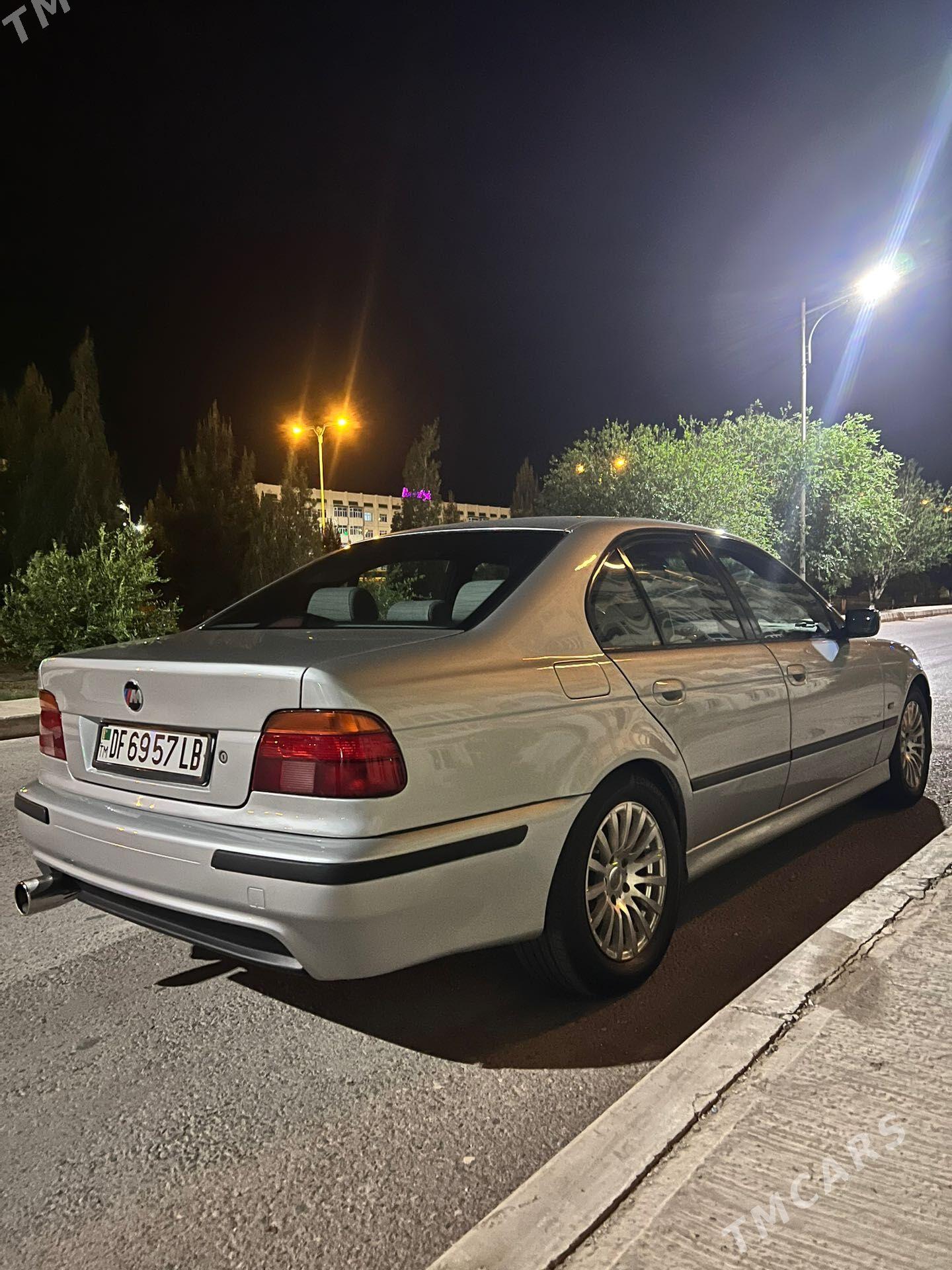 BMW E39 2000 - 140 000 TMT - Dänew - img 1