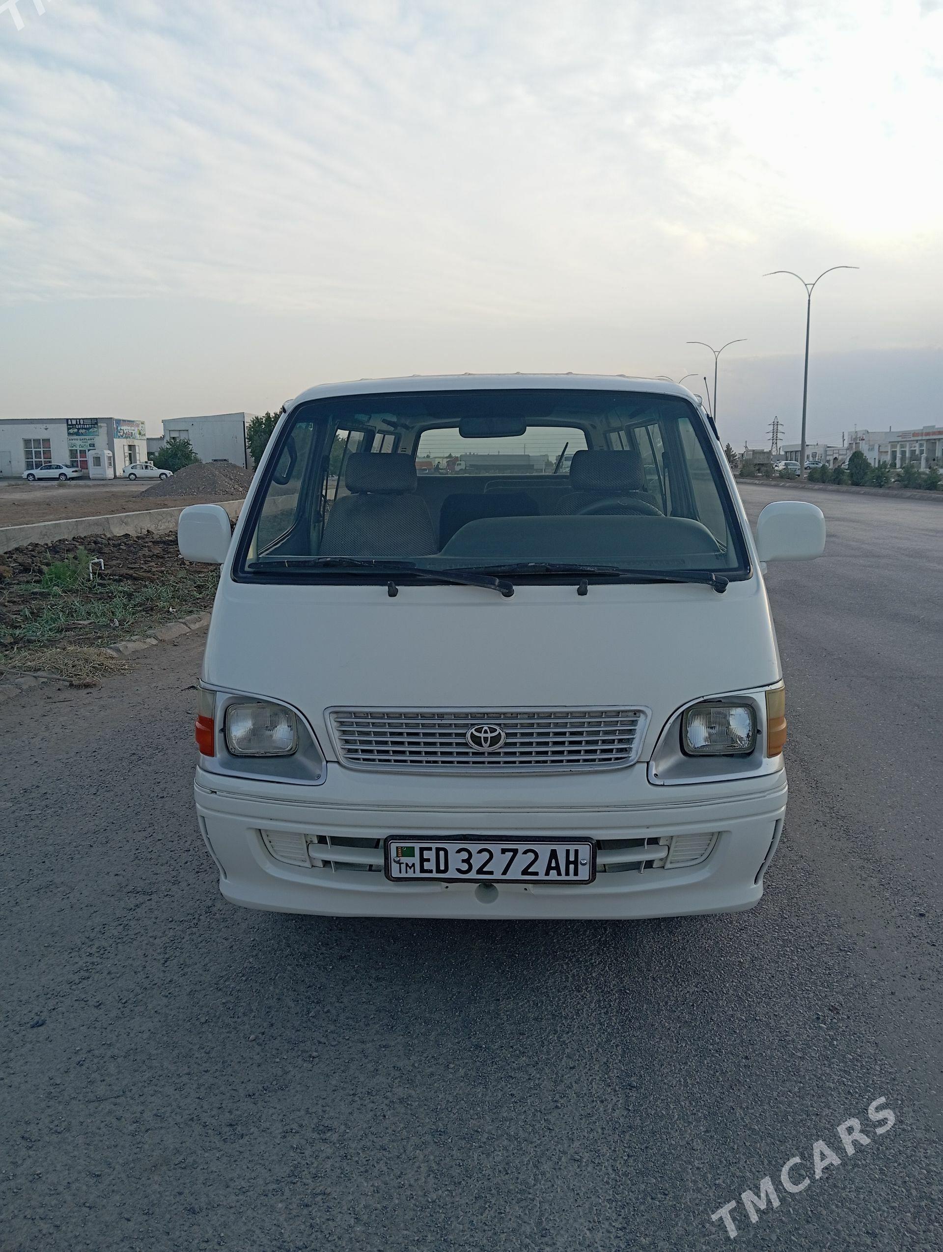 Toyota Hiace 2003 - 130 000 TMT - Tejen - img 1