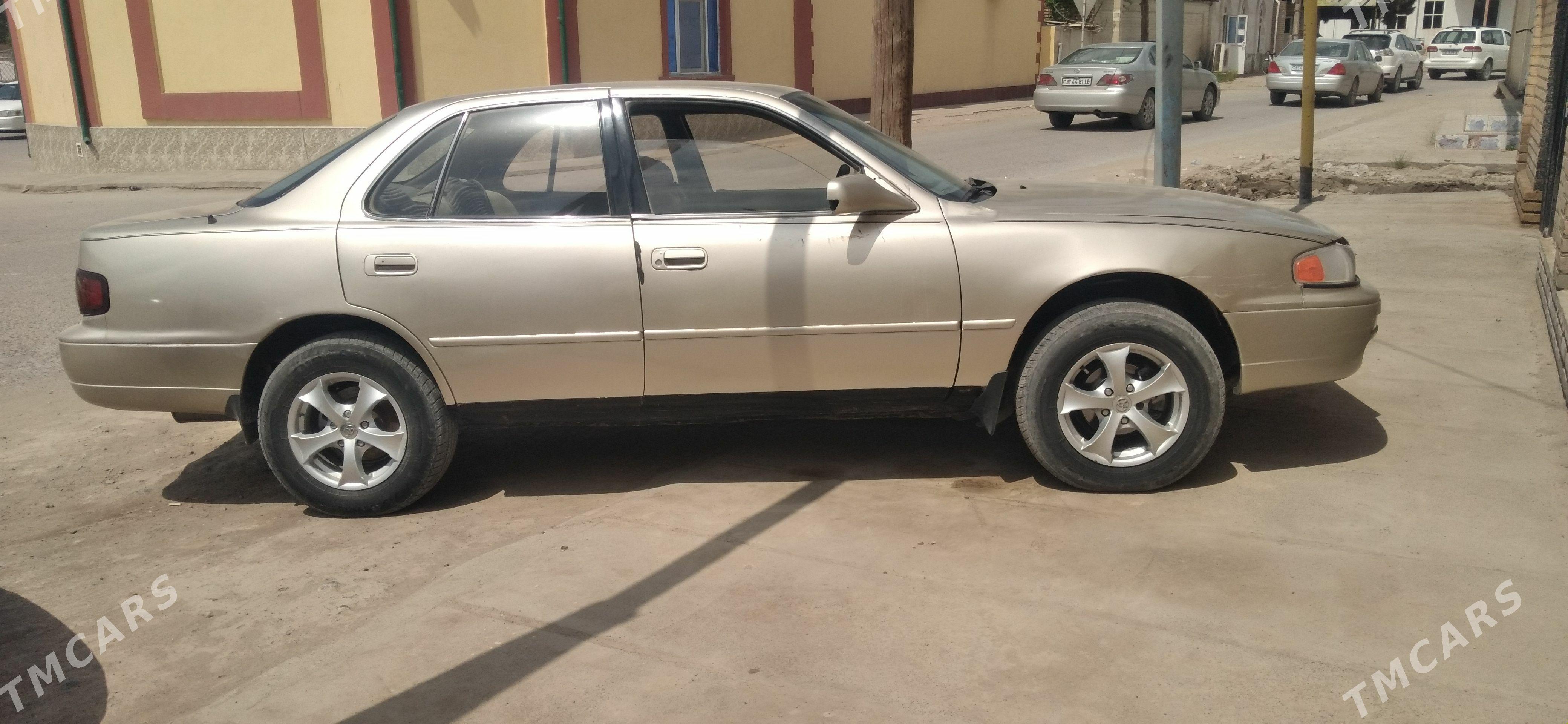 Toyota Camry 1994 - 90 000 TMT - Kerki - img 1