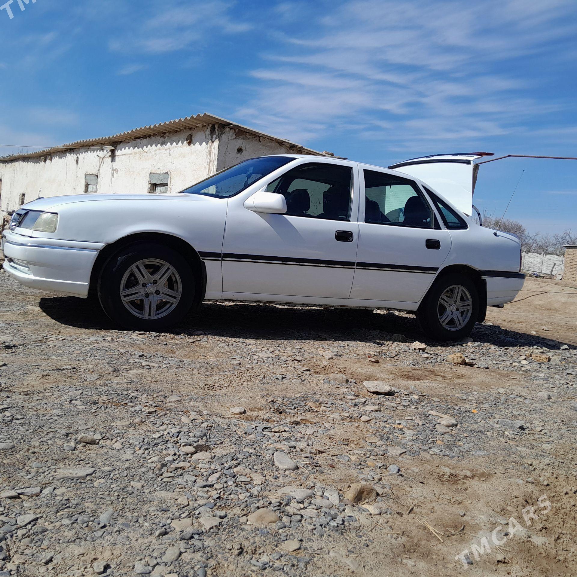 Opel Vectra 1991 - 45 000 TMT - Murgap - img 1