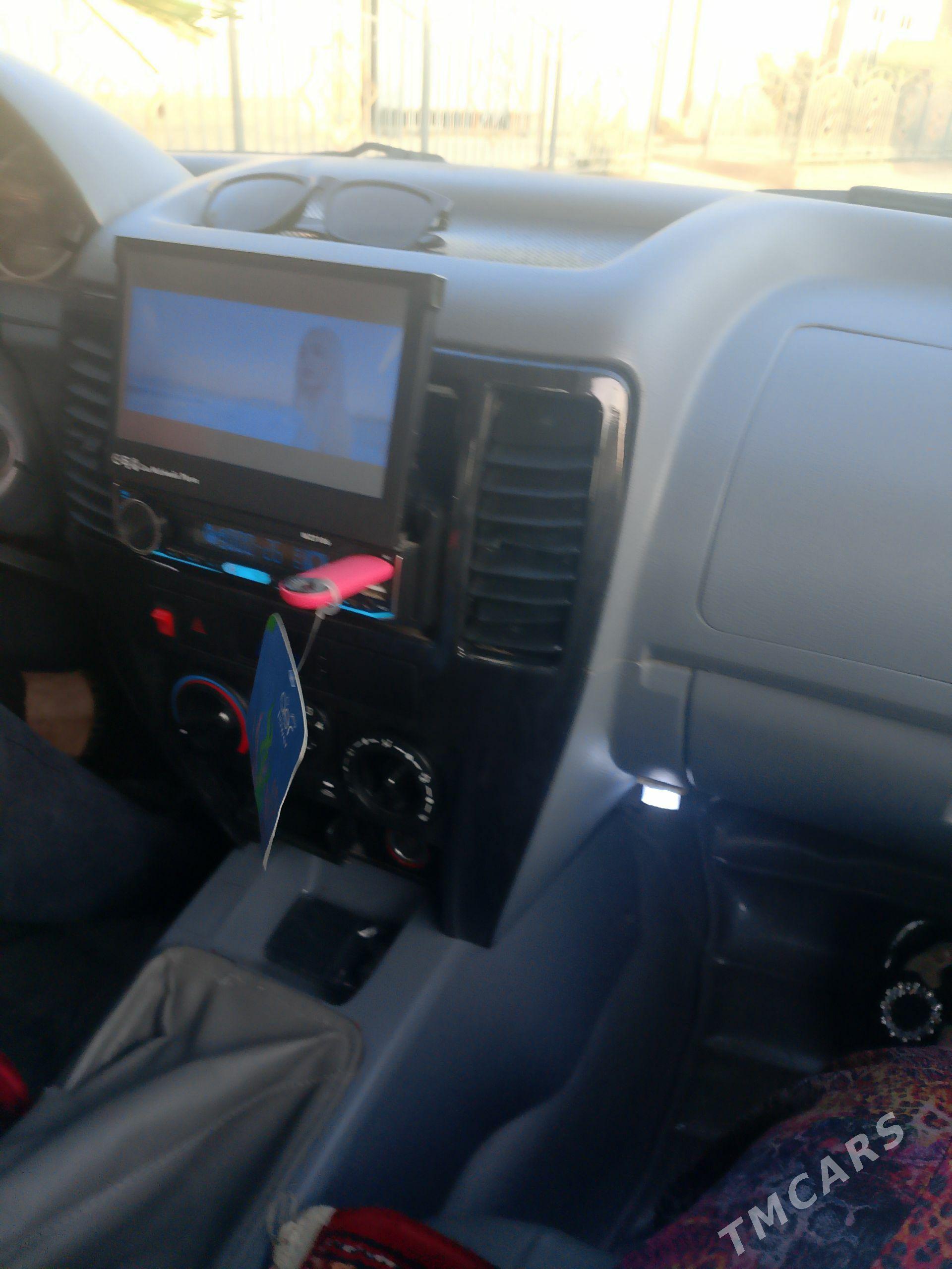Toyota Hilux 2010 - 130 000 TMT - Mary - img 1