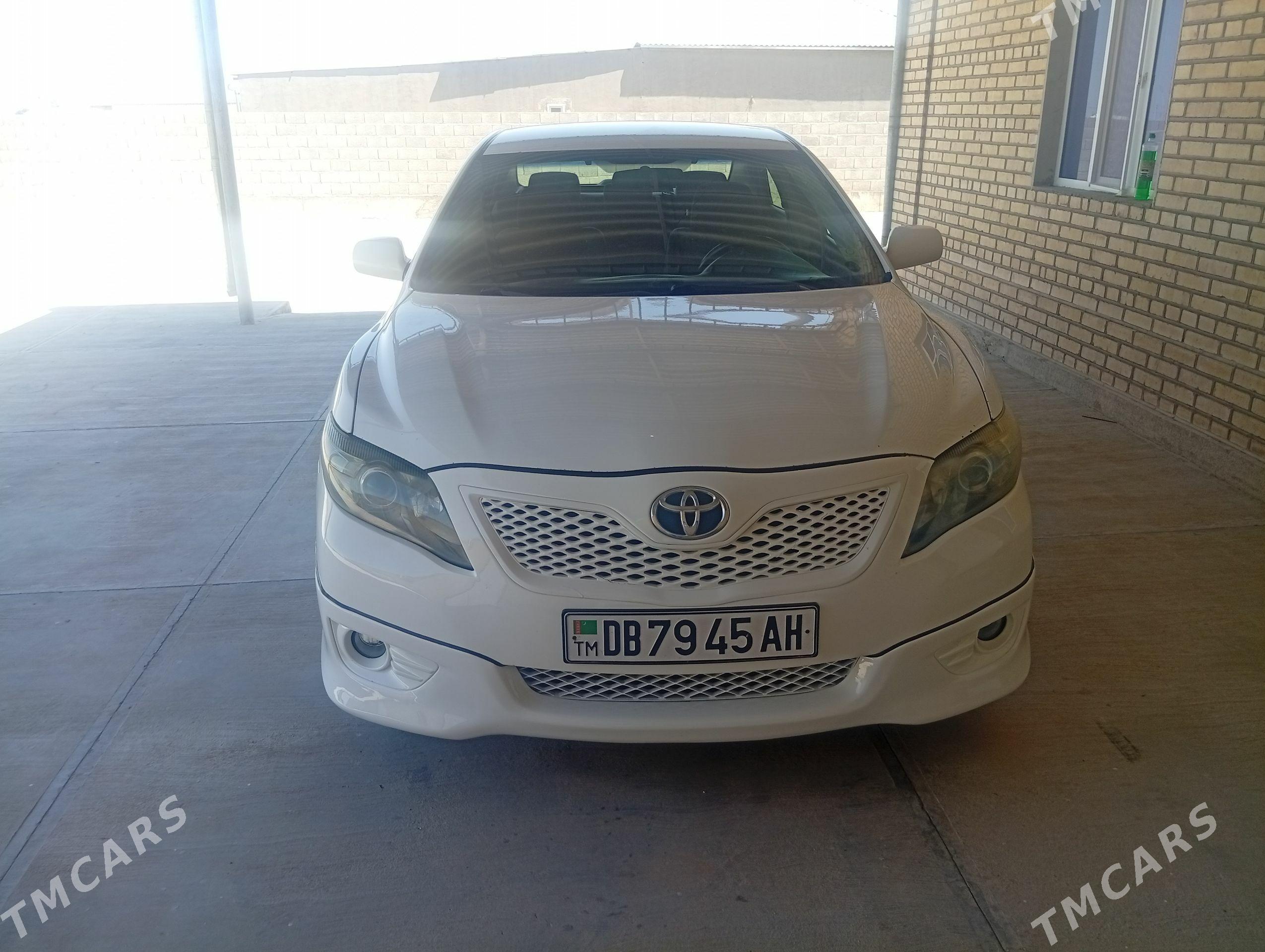 Toyota Camry 2010 - 215 000 TMT - Кака - img 1