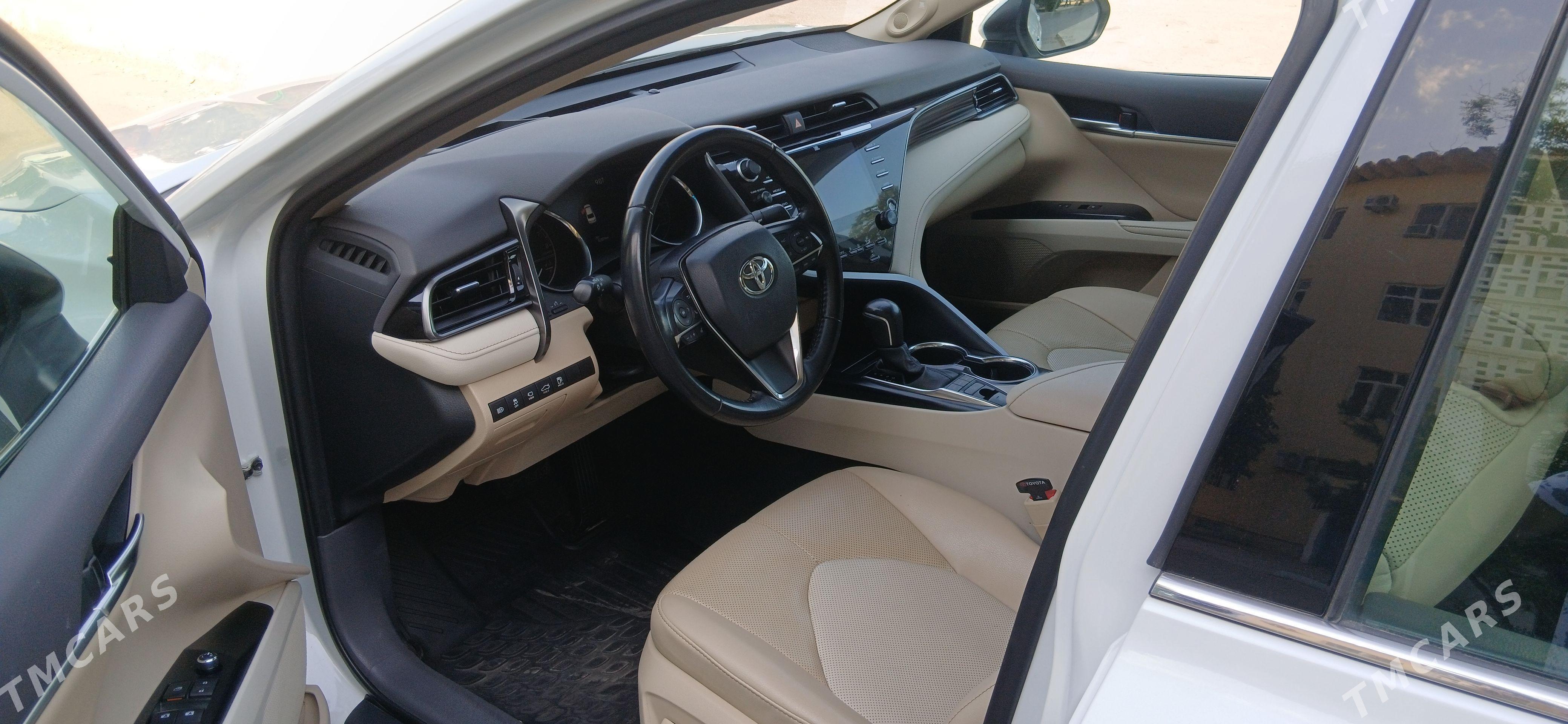 Toyota Camry 2020 - 520 000 TMT - Aşgabat - img 1