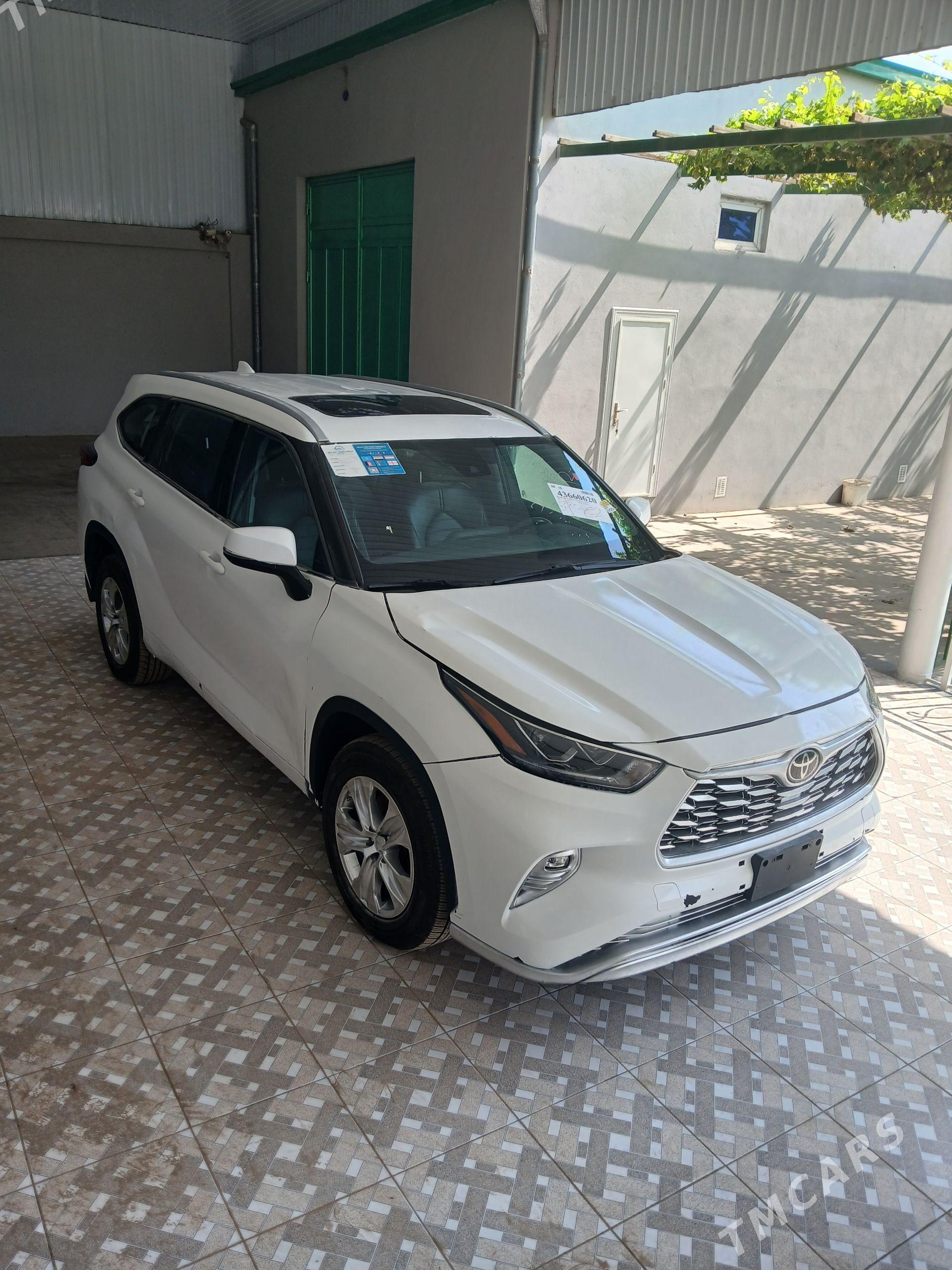 Toyota Highlander 2022 - 490 000 TMT - Мары - img 1