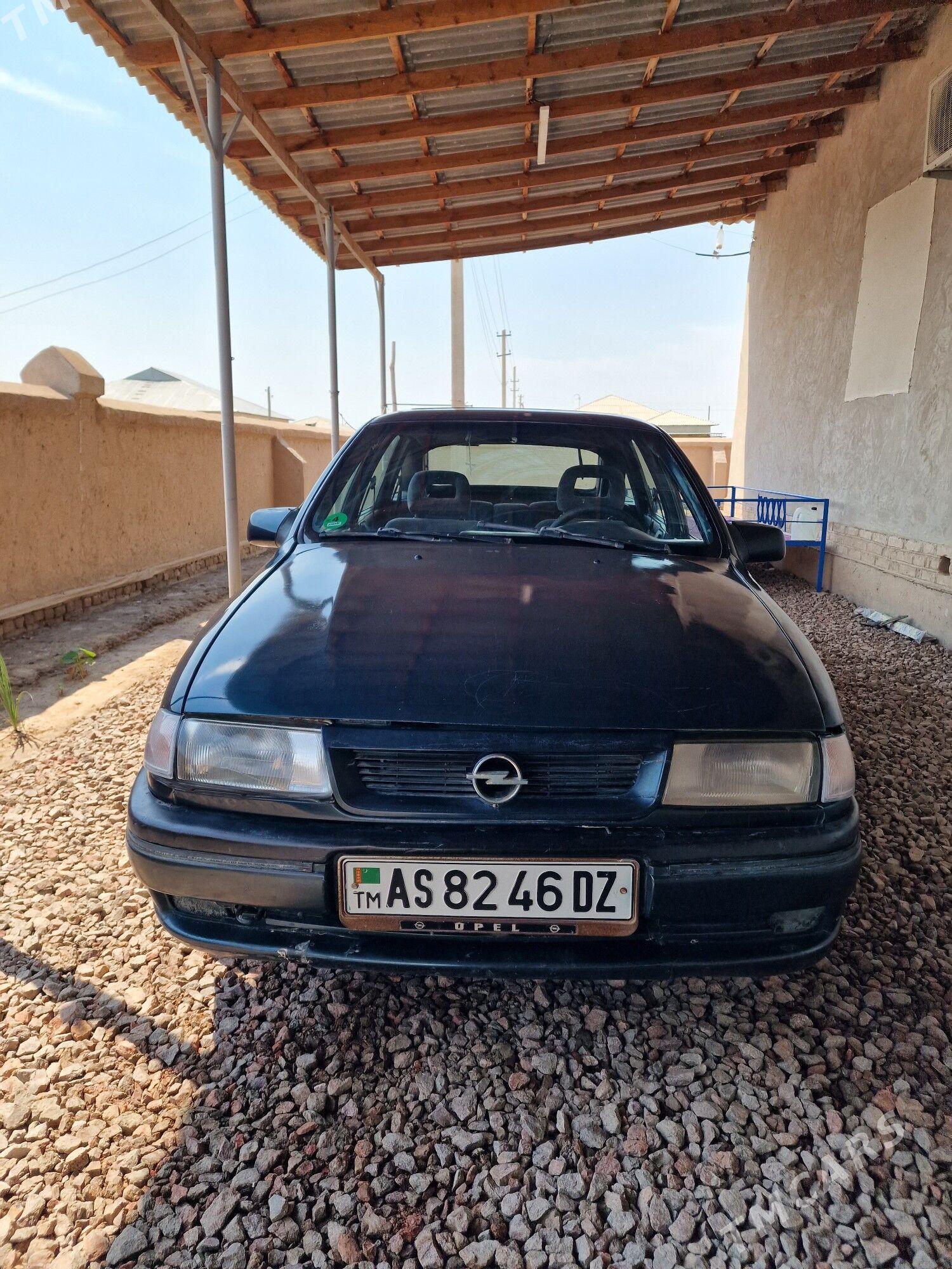 Opel Vectra 1996 - 32 000 TMT - Губадаг - img 1